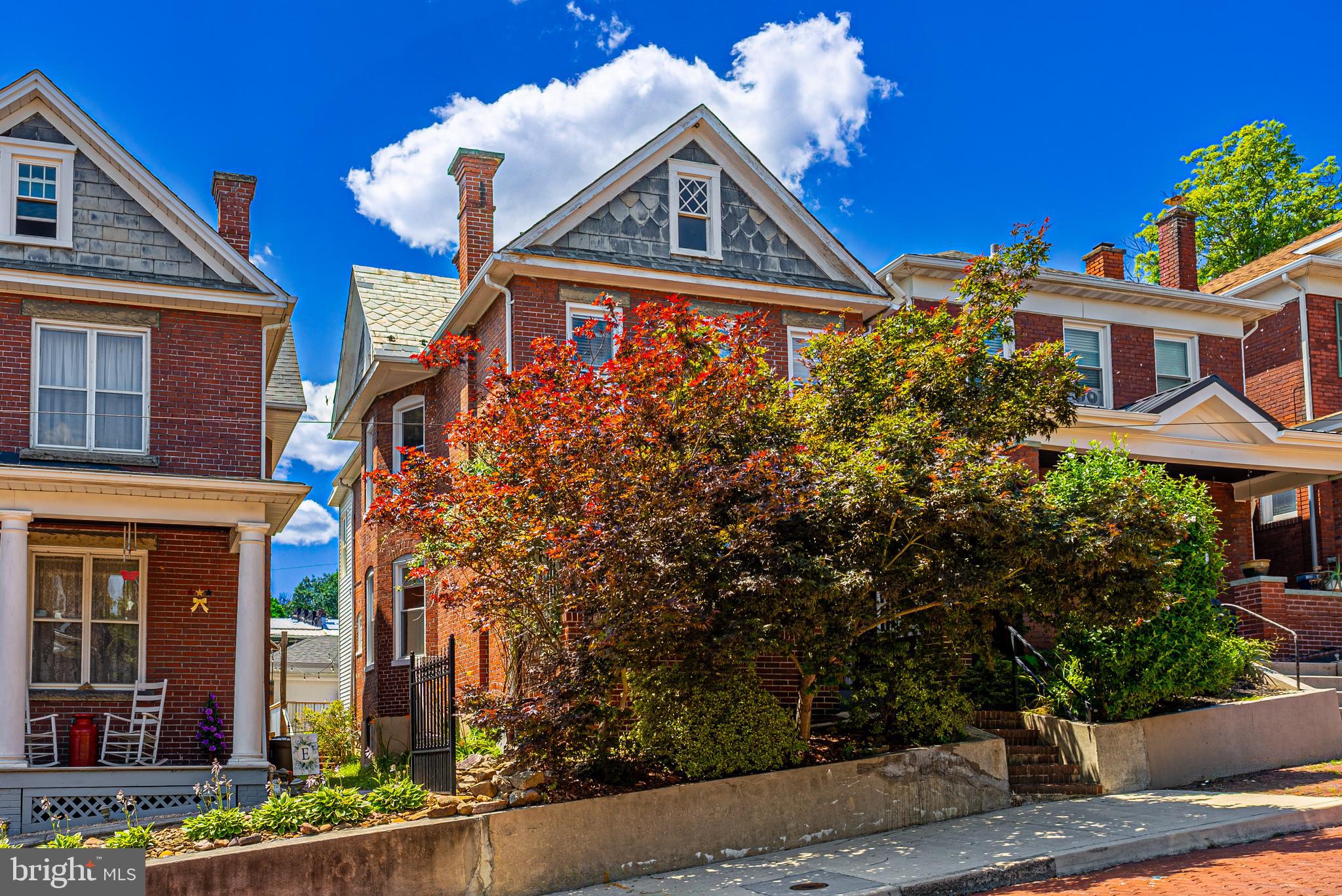 212 SCHLEY STREET