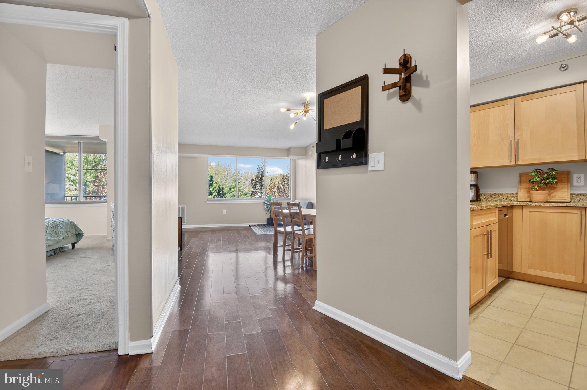 10101 GROSVENOR PLACE 701