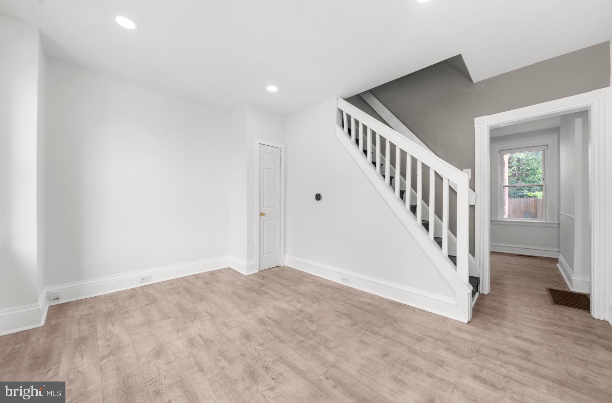 342 HAND AVENUE