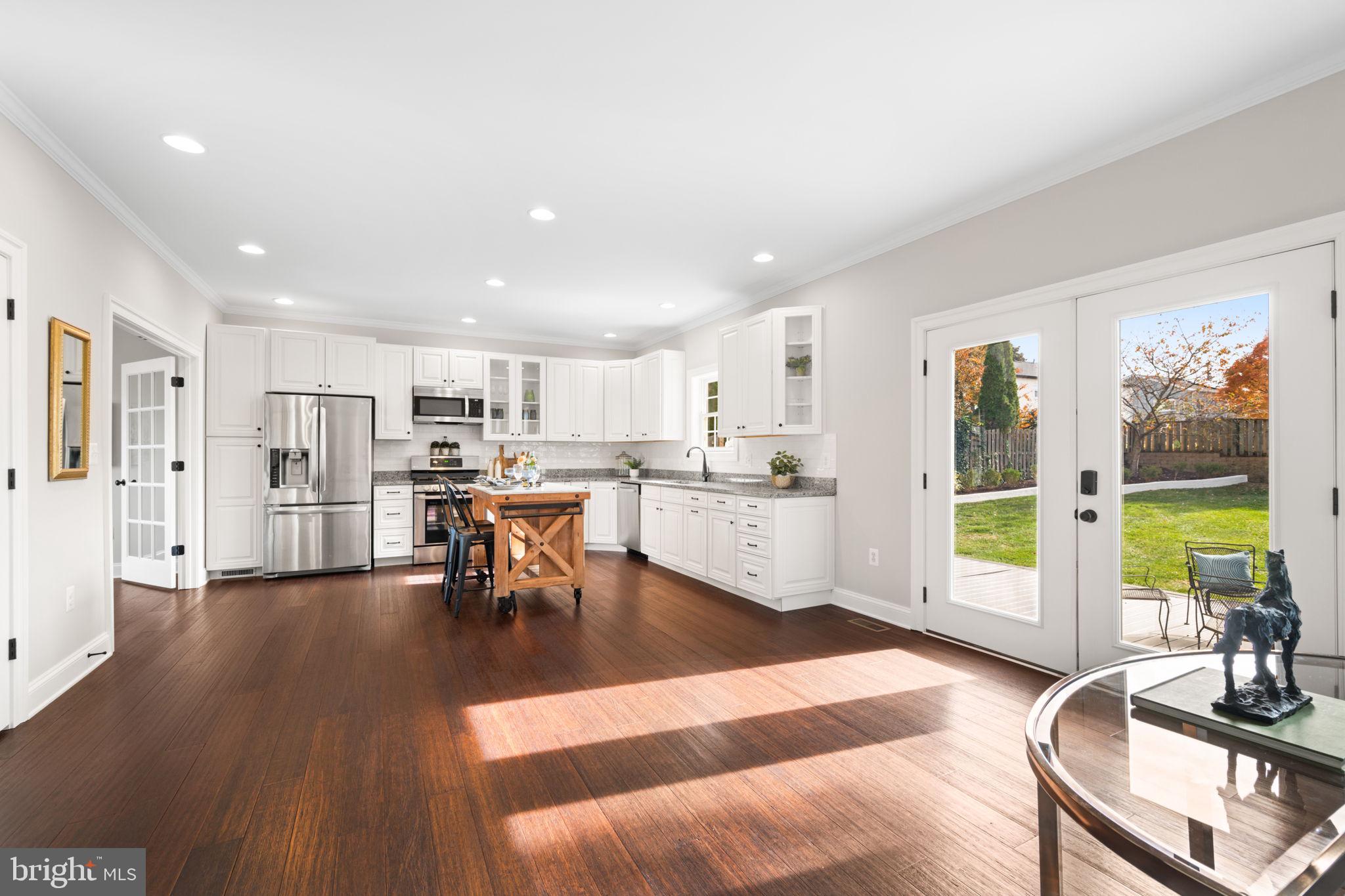 COUNTRY CLUB PARK - Residential