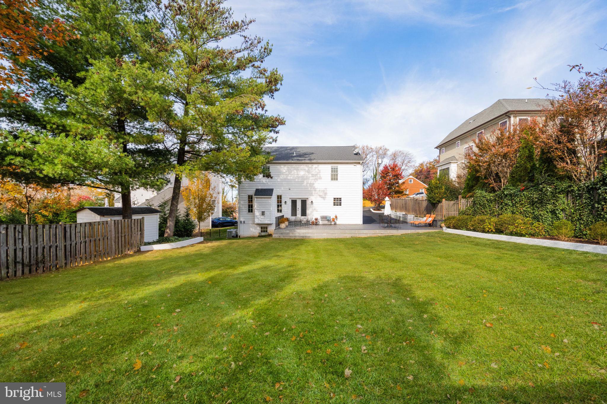 COUNTRY CLUB PARK - Residential