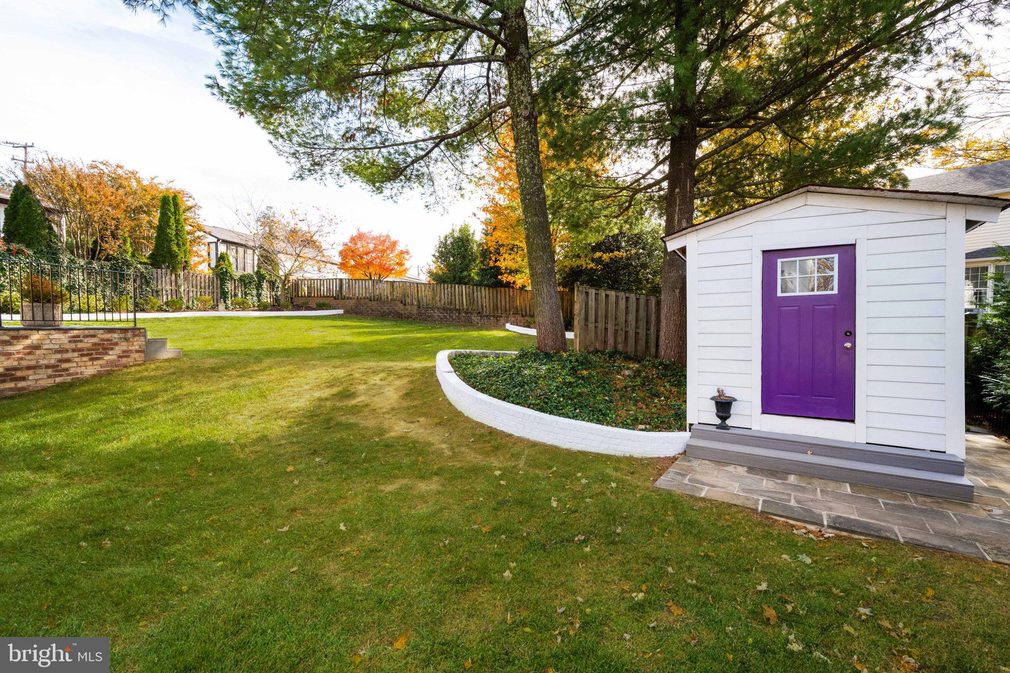 COUNTRY CLUB PARK - Residential