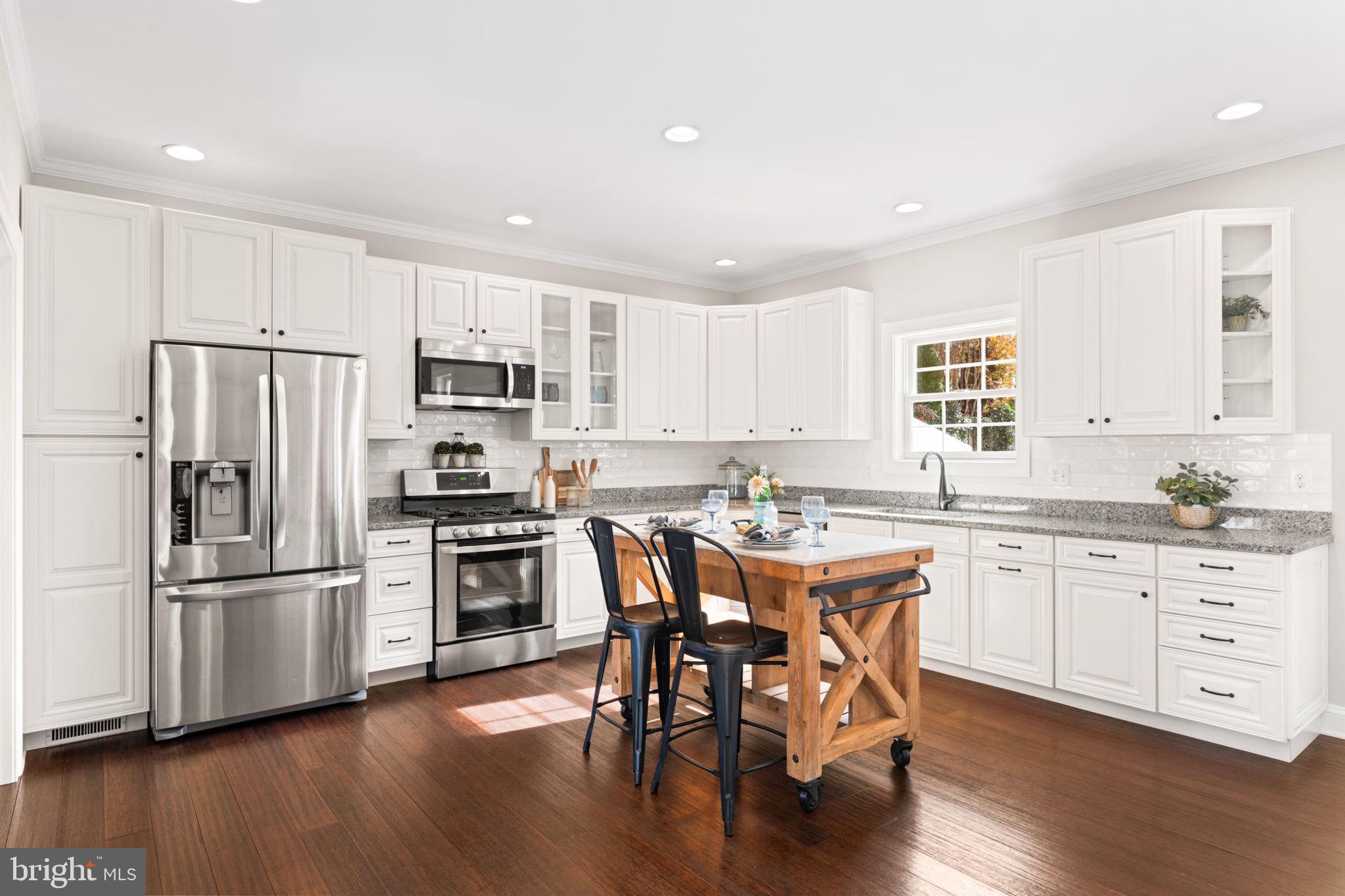 COUNTRY CLUB PARK - Residential