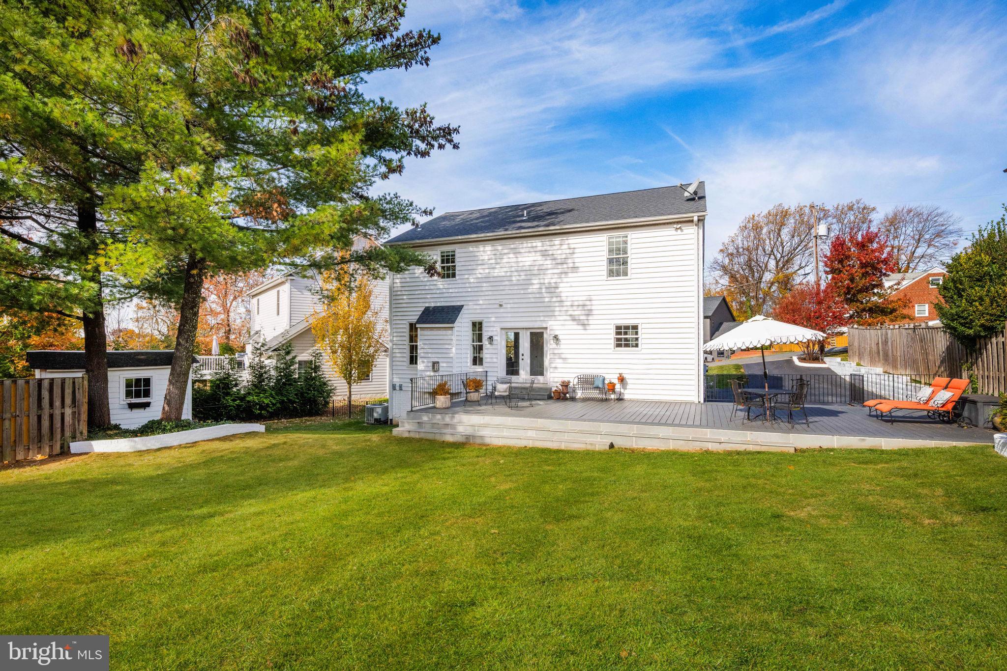 COUNTRY CLUB PARK - Residential