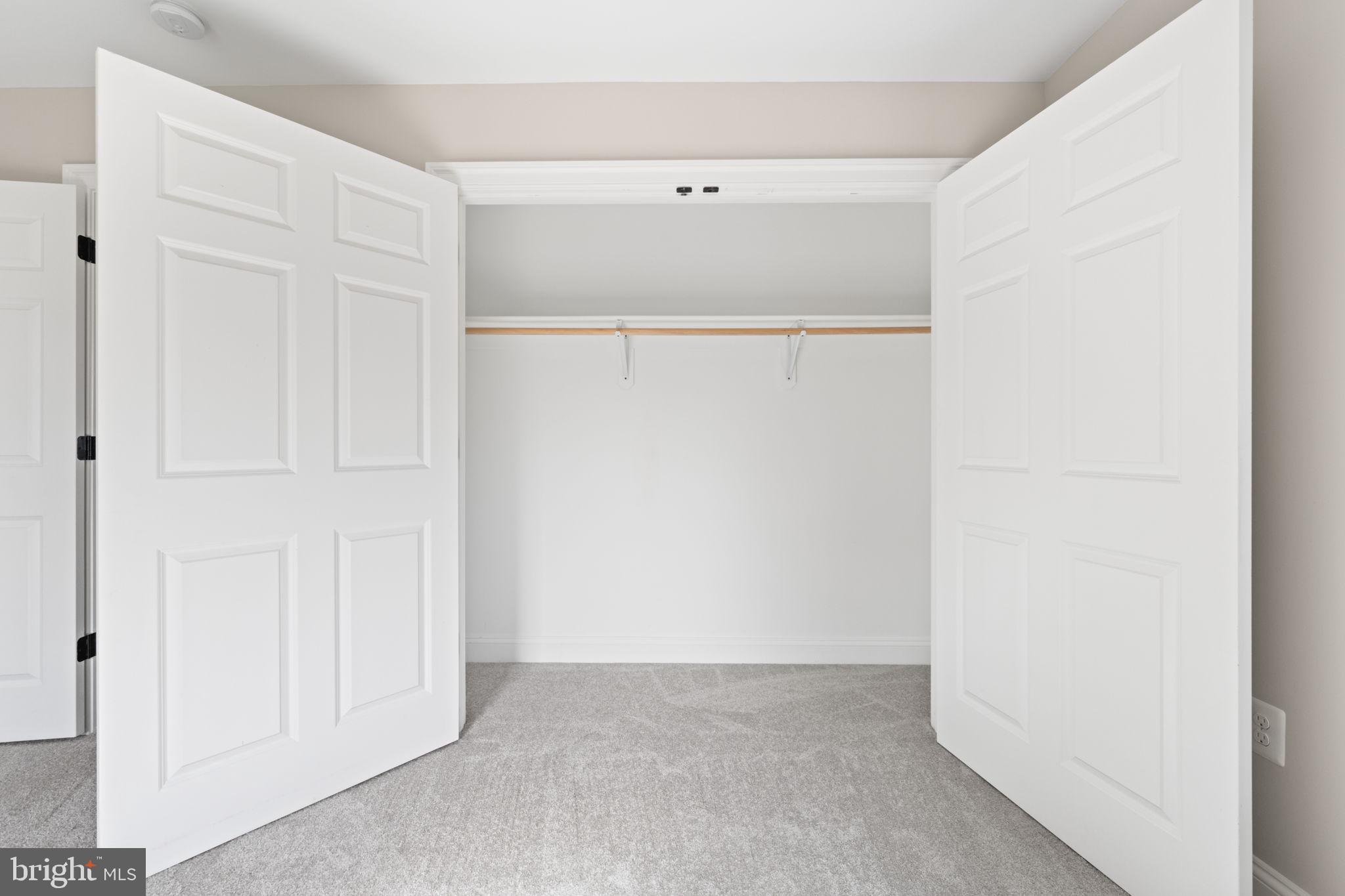 COUNTRY CLUB PARK - Residential