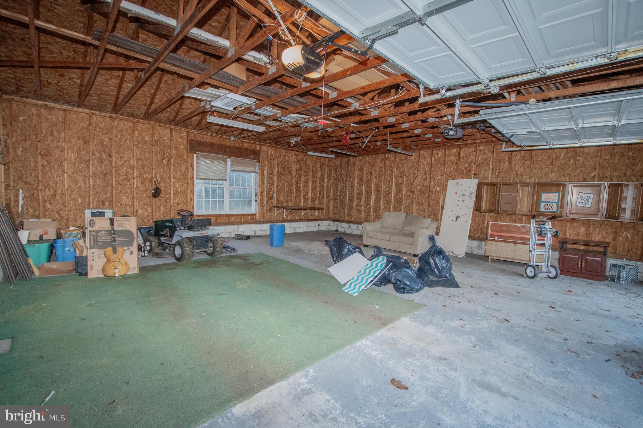 LITTLE ACRES - Residential