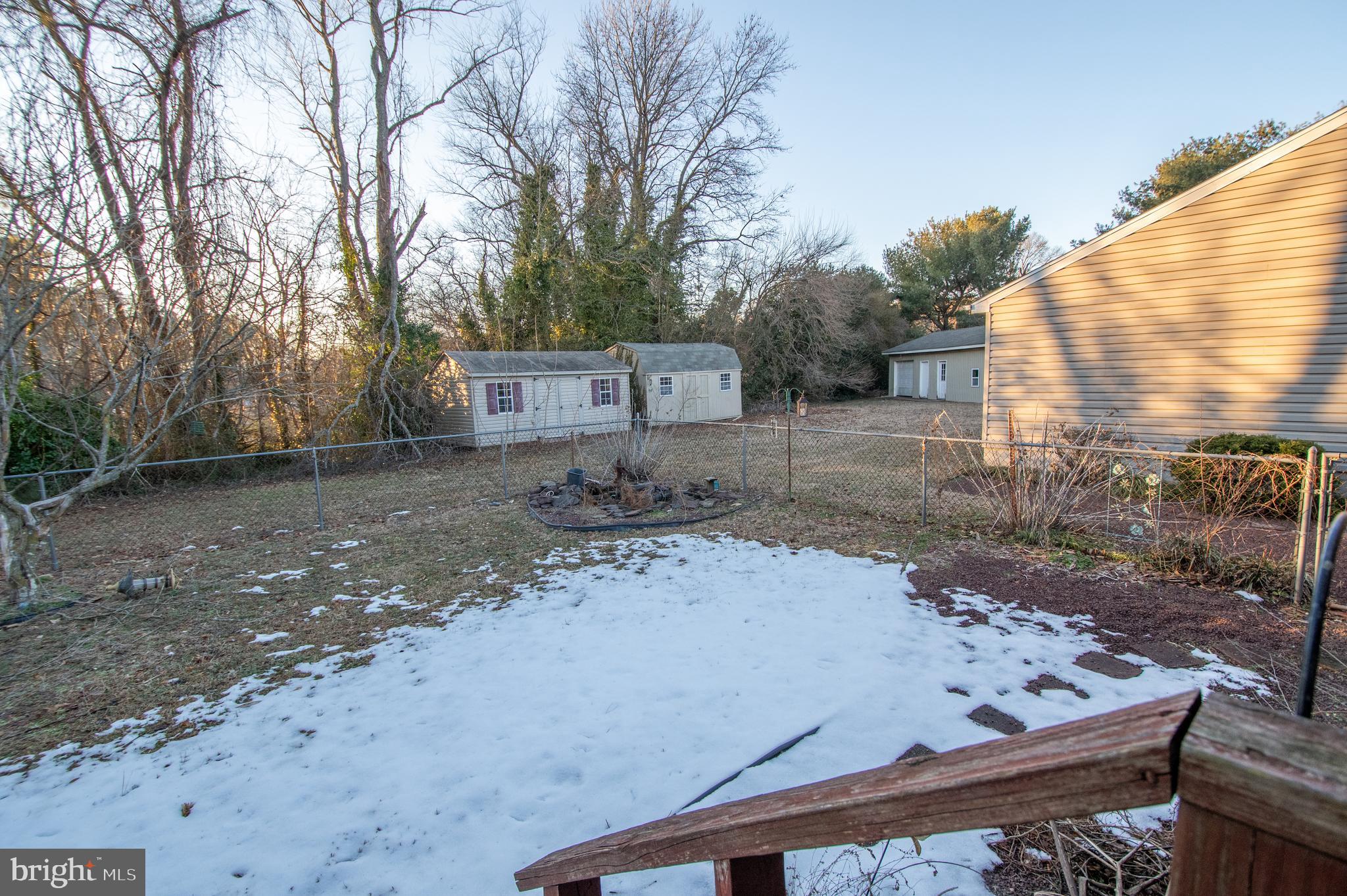 LITTLE ACRES - Residential