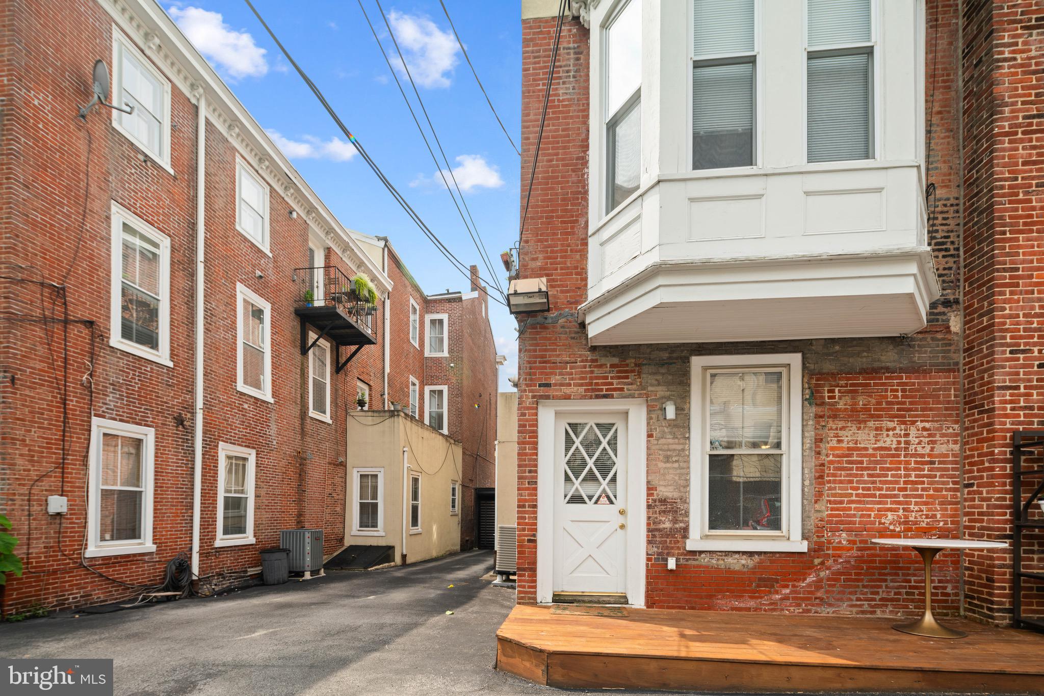 FAIRMOUNT - Residential Lease