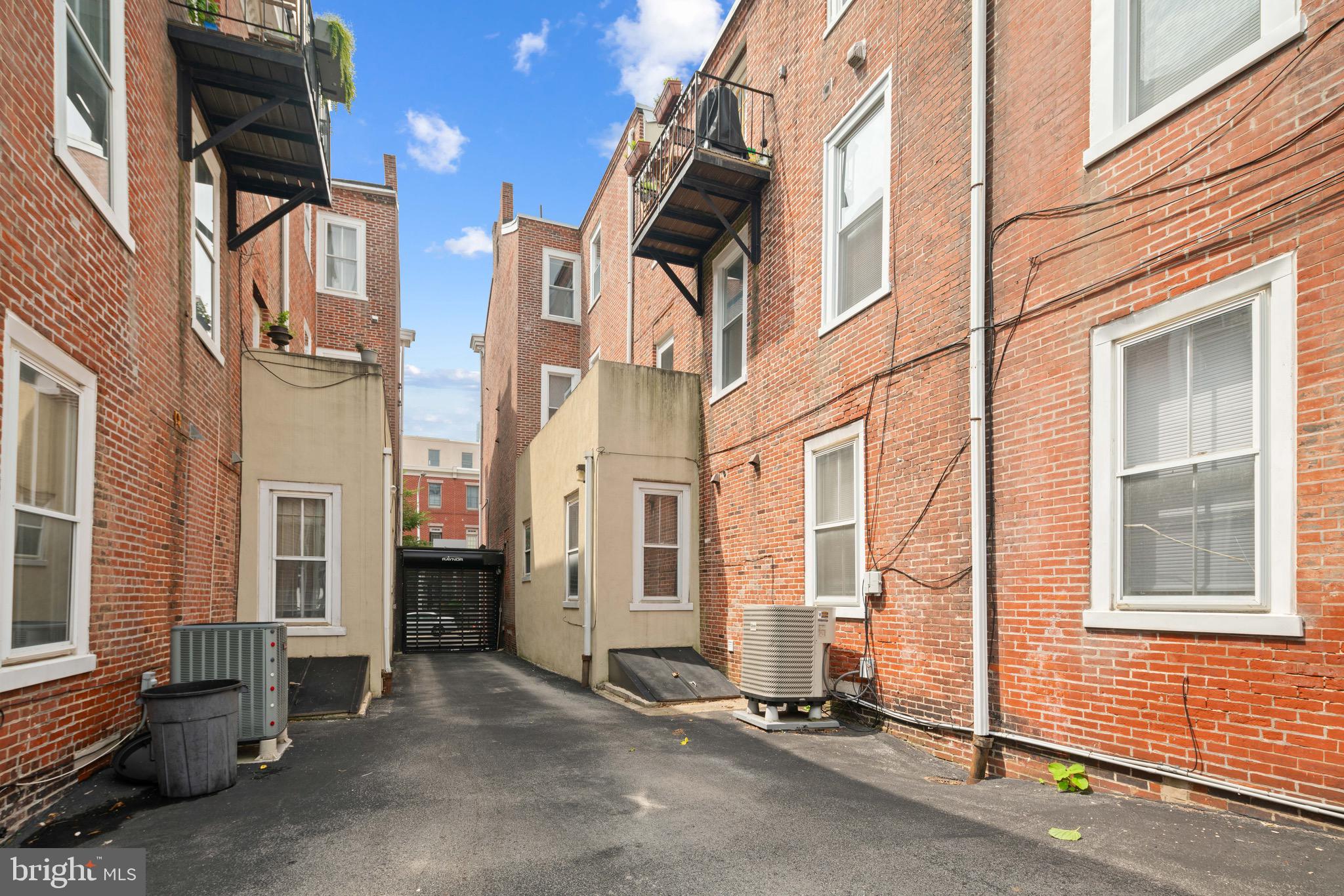 FAIRMOUNT - Residential Lease