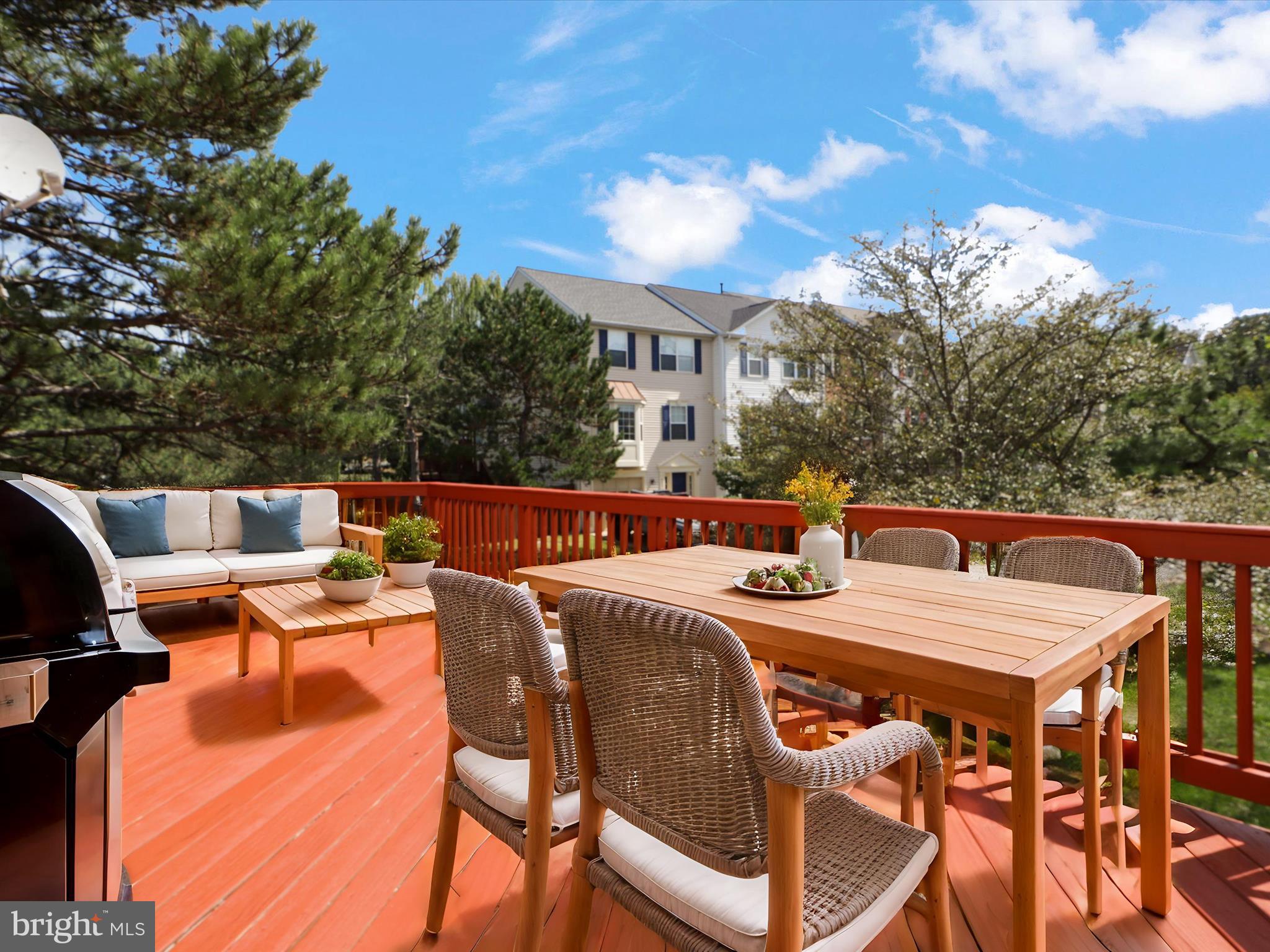 ENGLEWOOD MEWS - Residential Lease