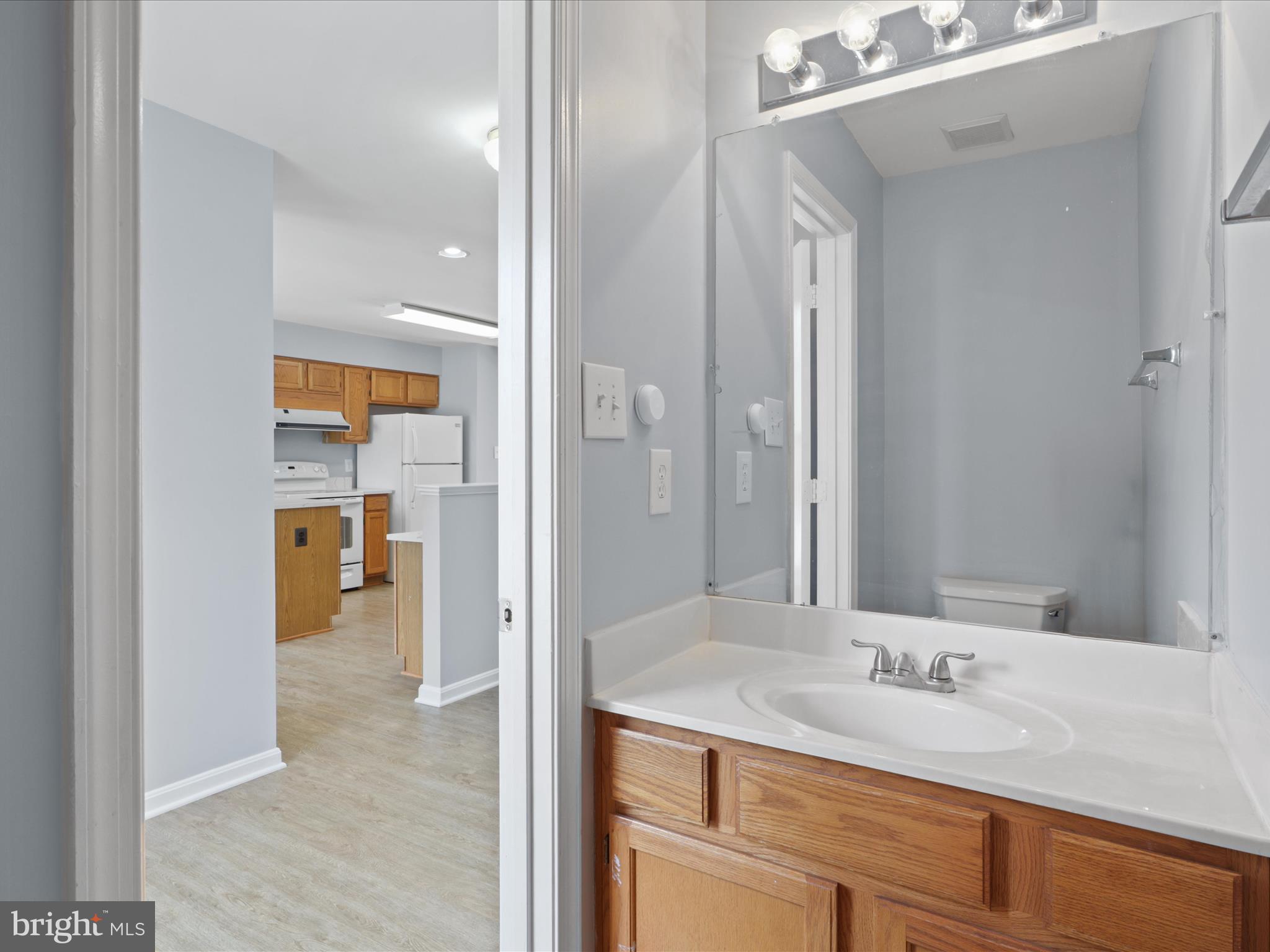 ENGLEWOOD MEWS - Residential Lease