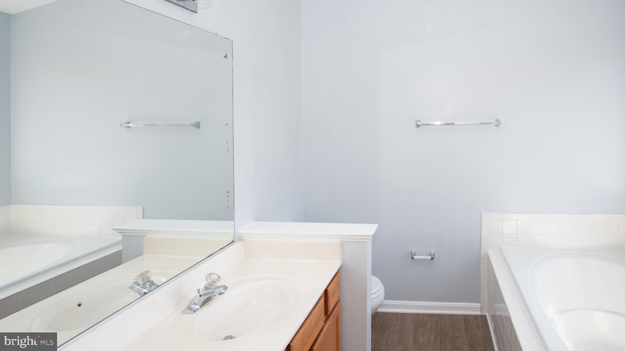 ENGLEWOOD MEWS - Residential Lease