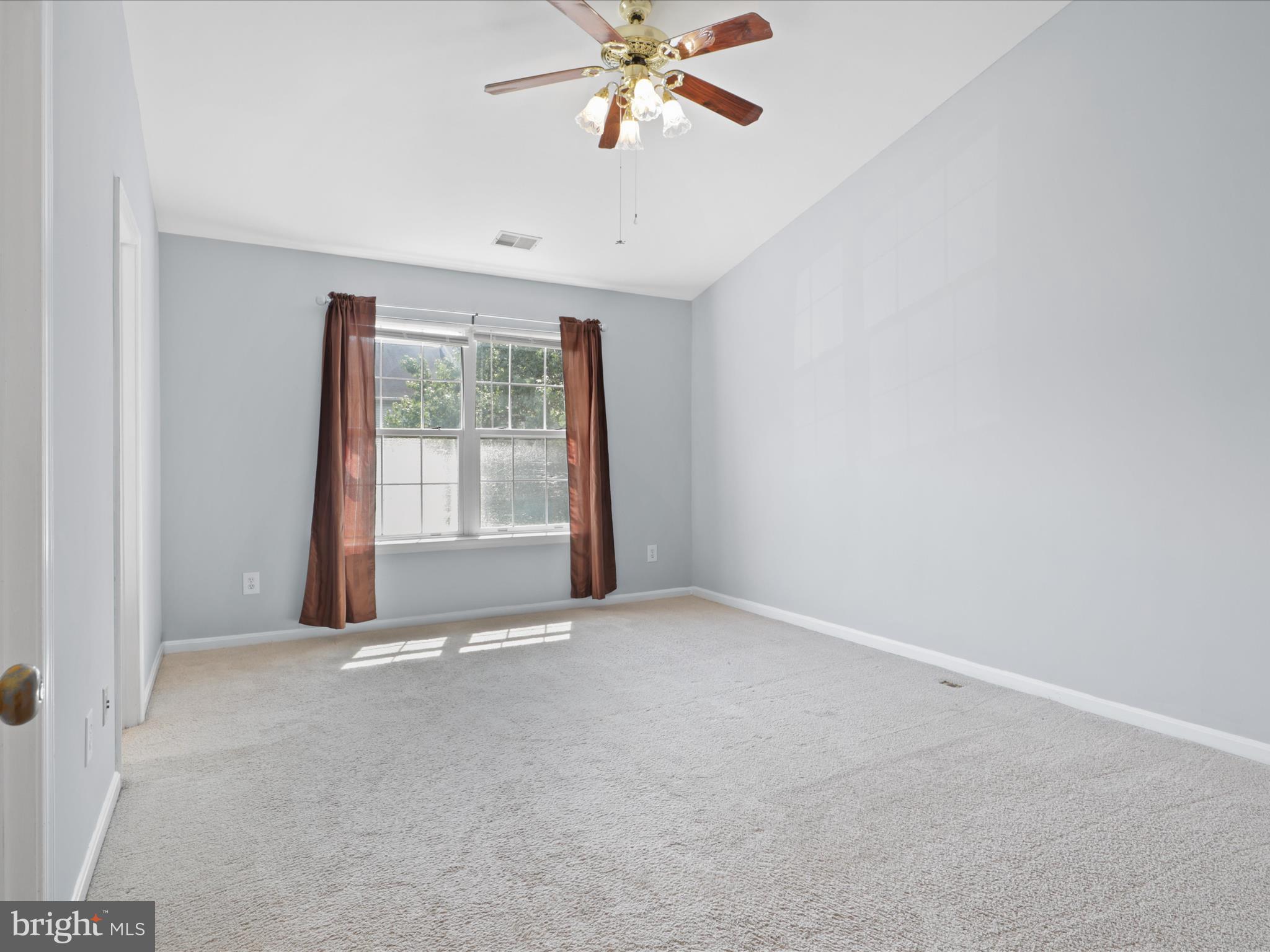 ENGLEWOOD MEWS - Residential Lease