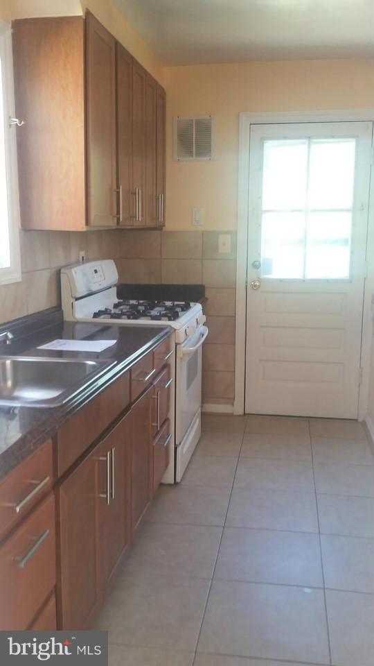 STEPHEN KNOLLS - Residential