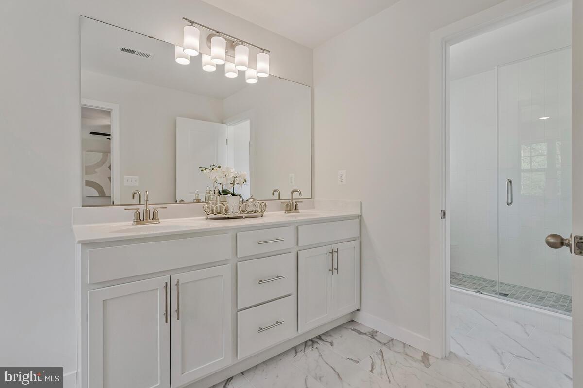 LINCOLN - Residential