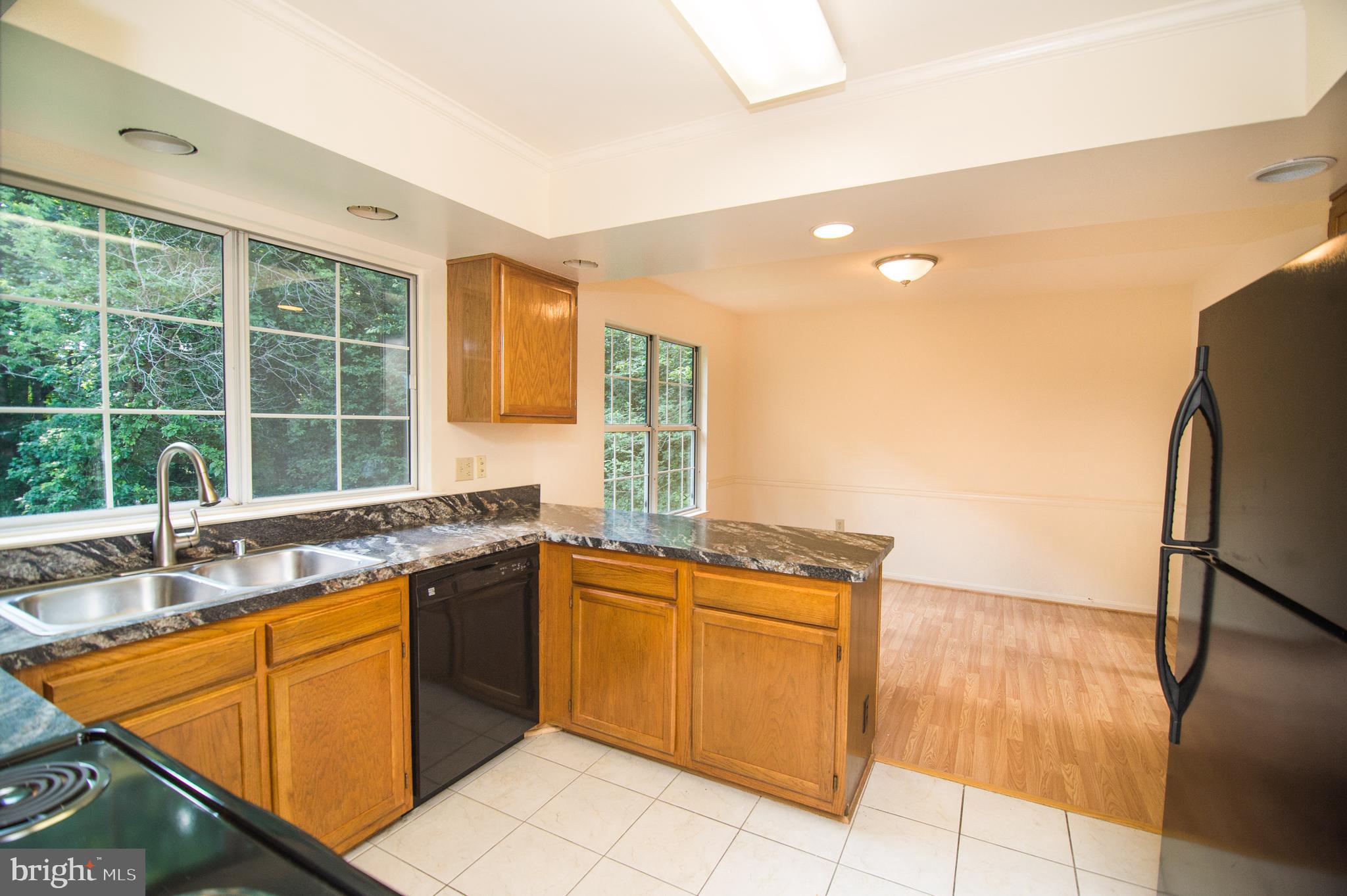 WHITE HALL FOREST - Residential