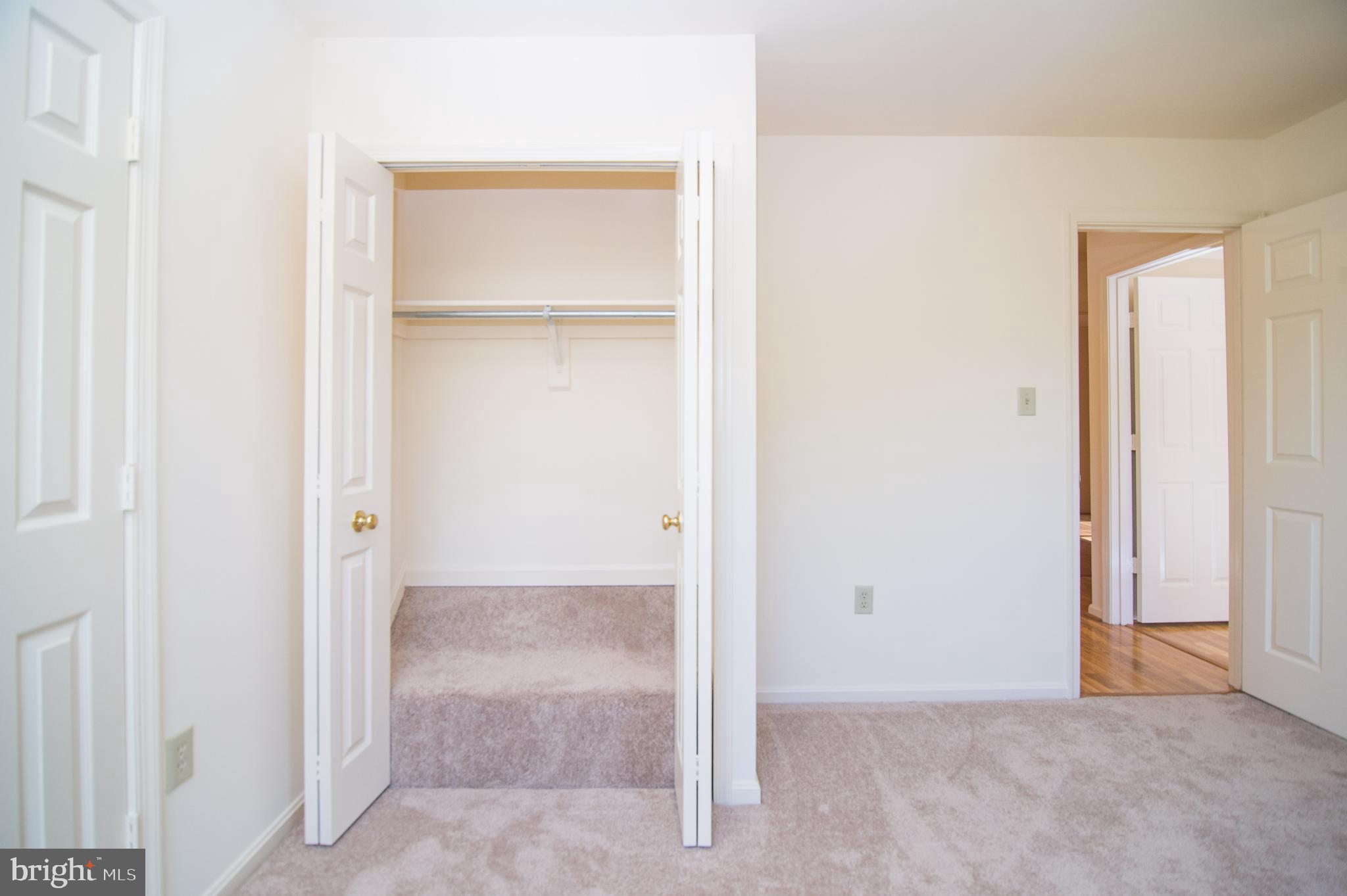 WHITE HALL FOREST - Residential