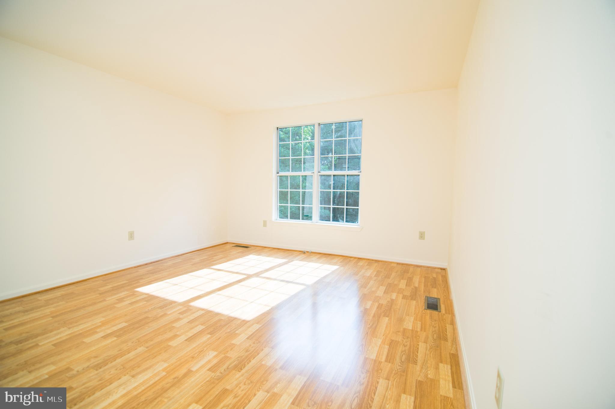 WHITE HALL FOREST - Residential