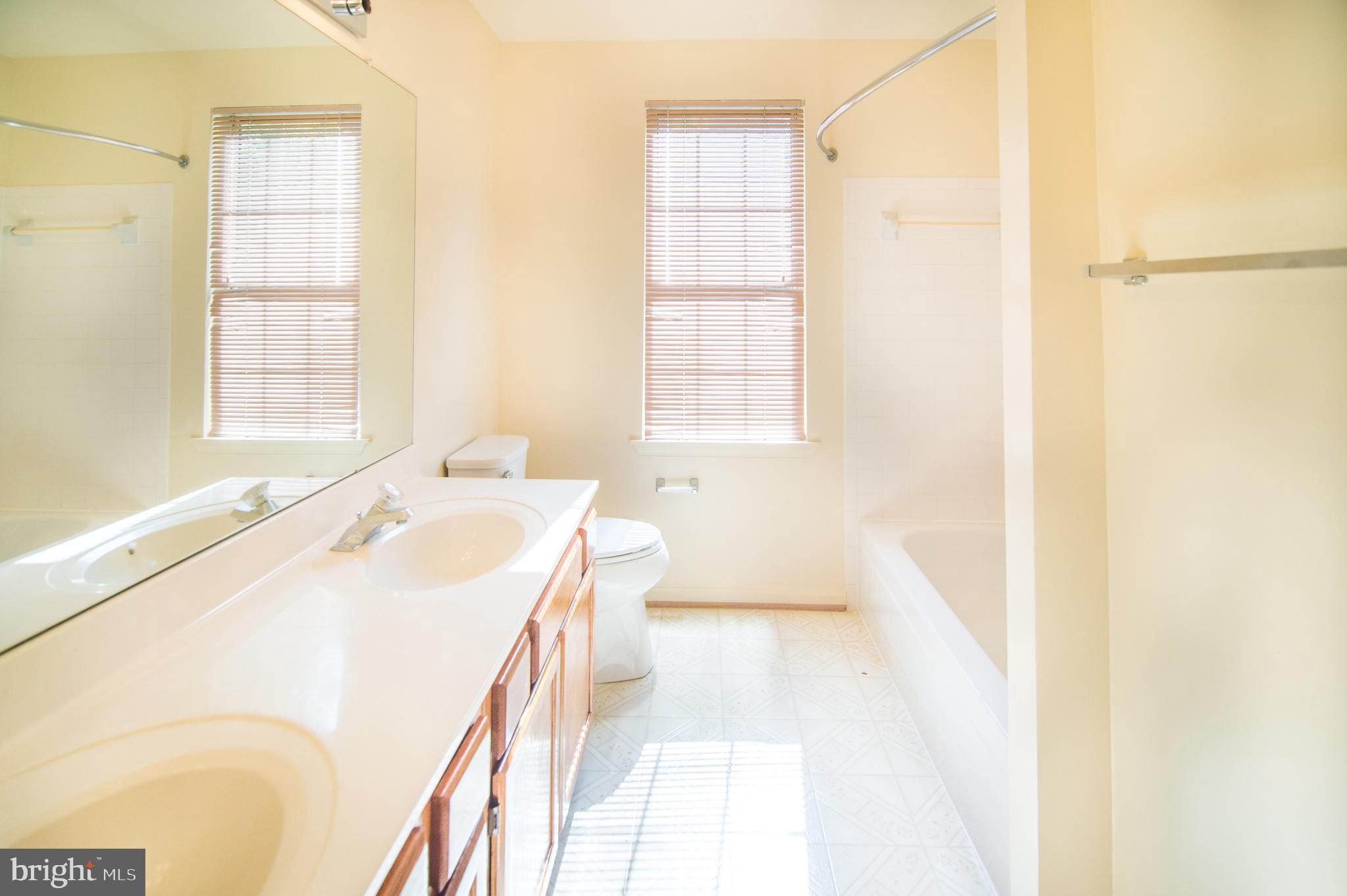 WHITE HALL FOREST - Residential