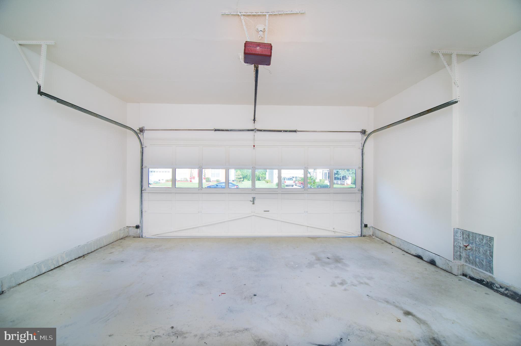 WHITE HALL FOREST - Residential