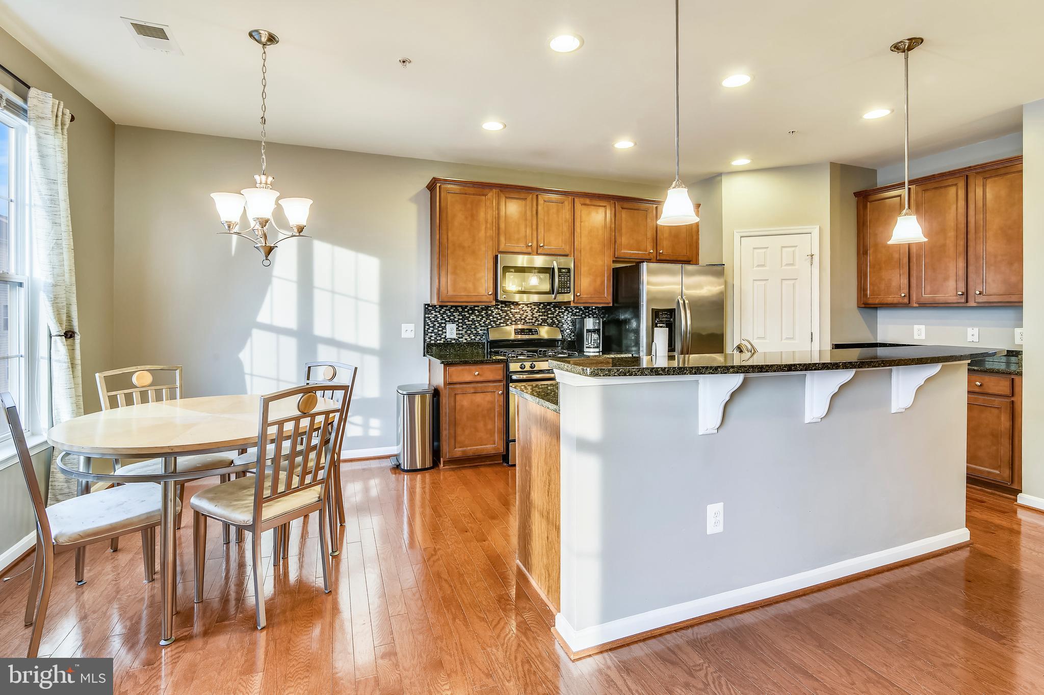 LEE SQUARE - Residential