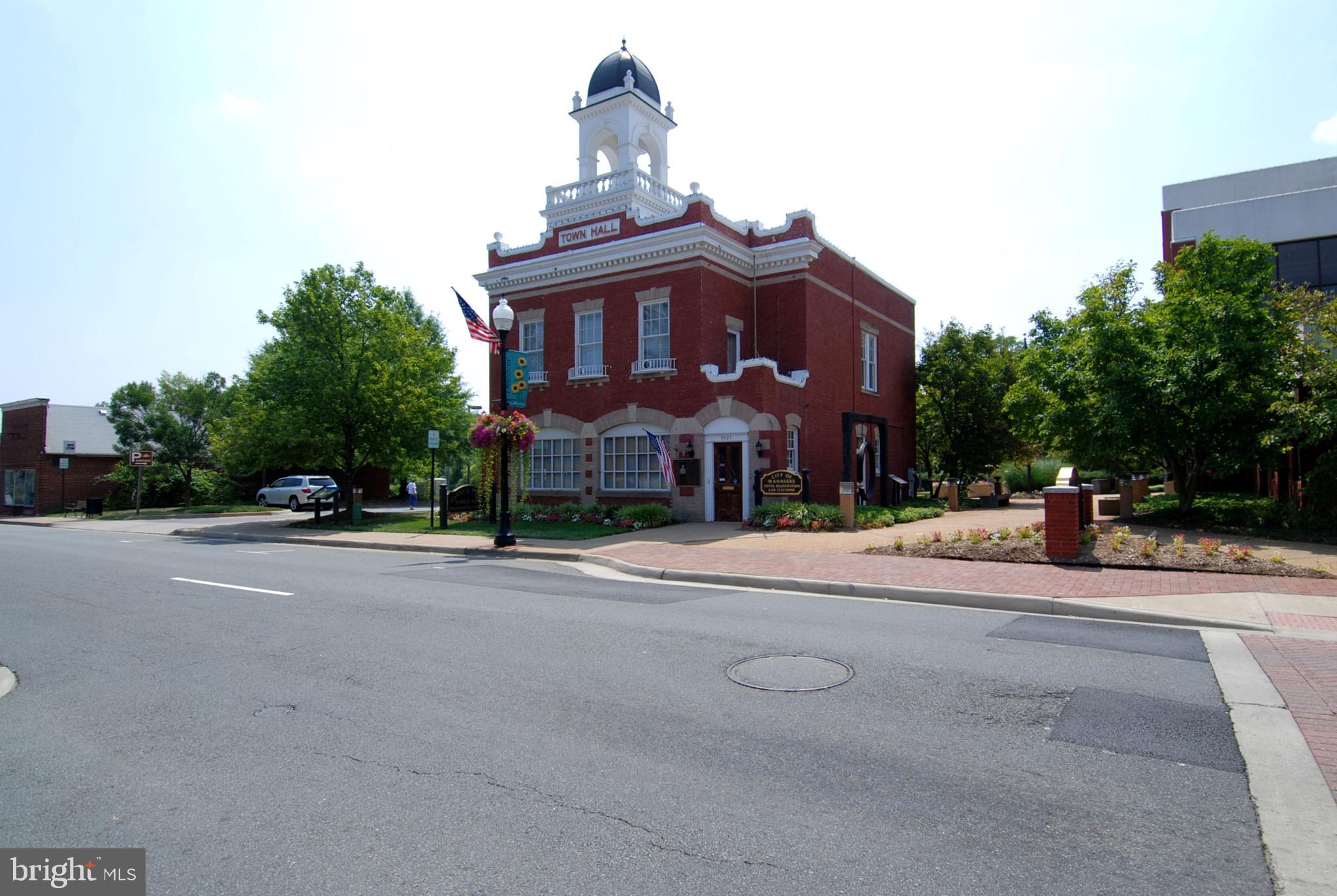 LEE SQUARE - Residential