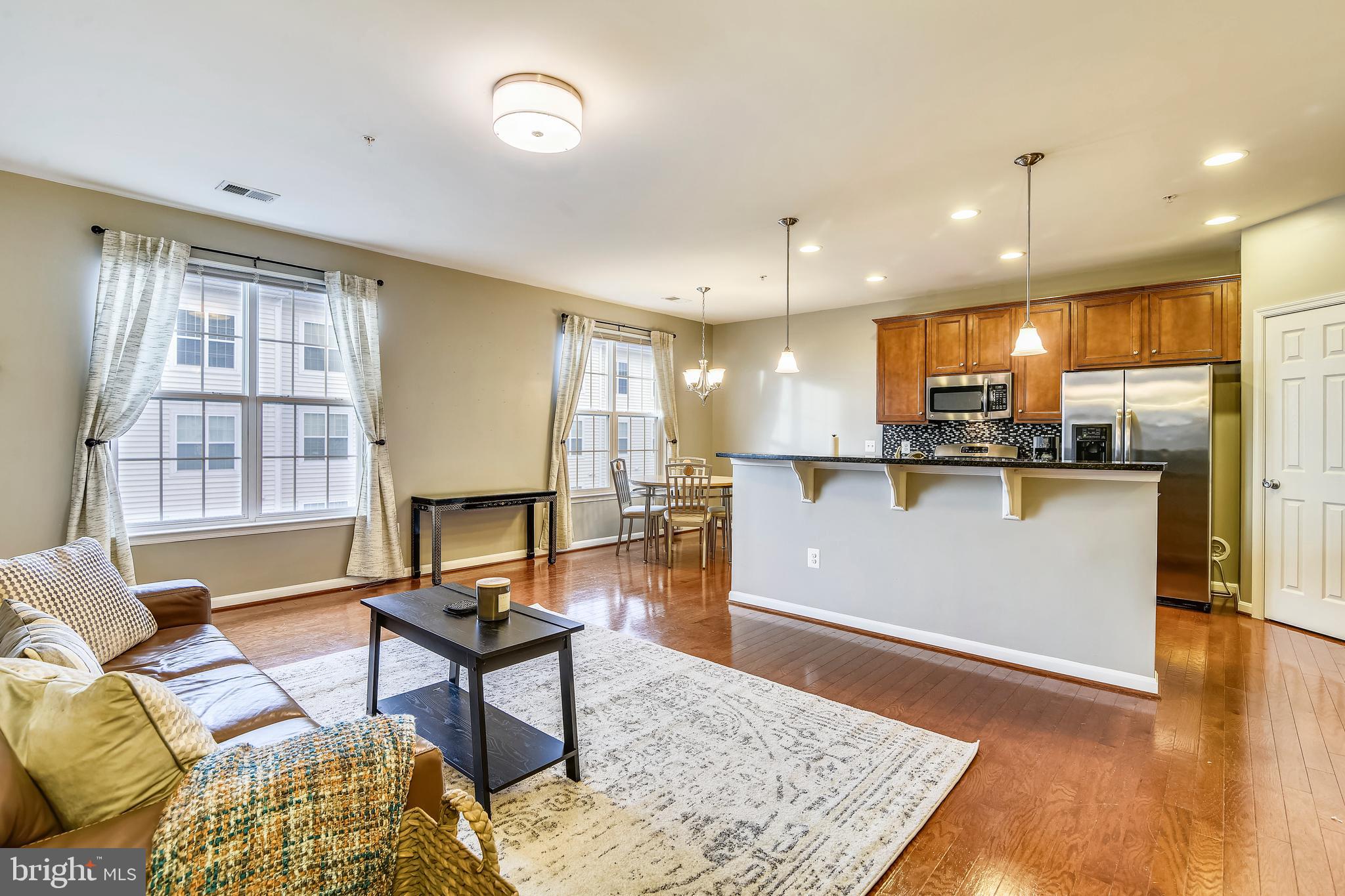 LEE SQUARE - Residential