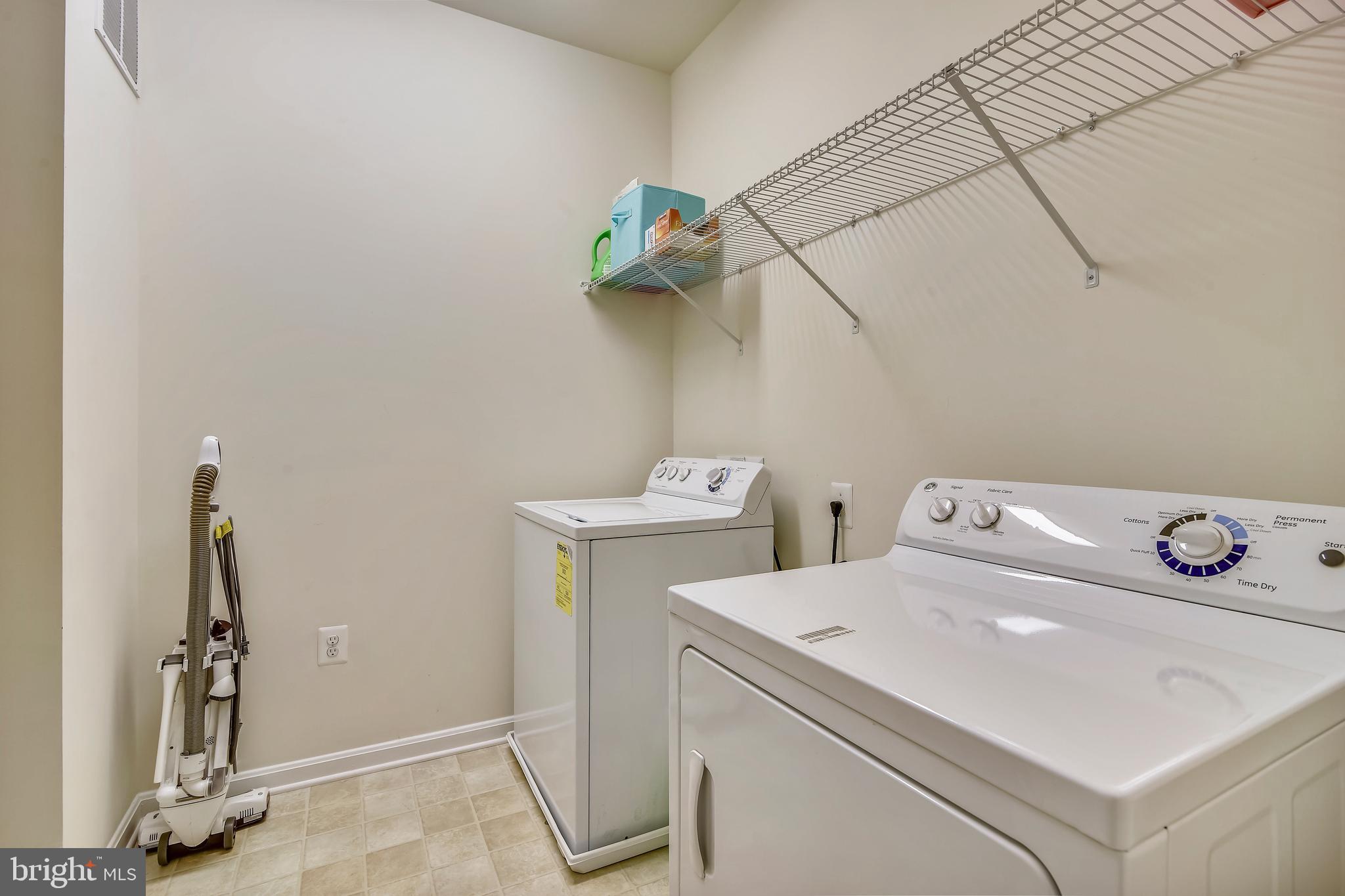 LEE SQUARE - Residential