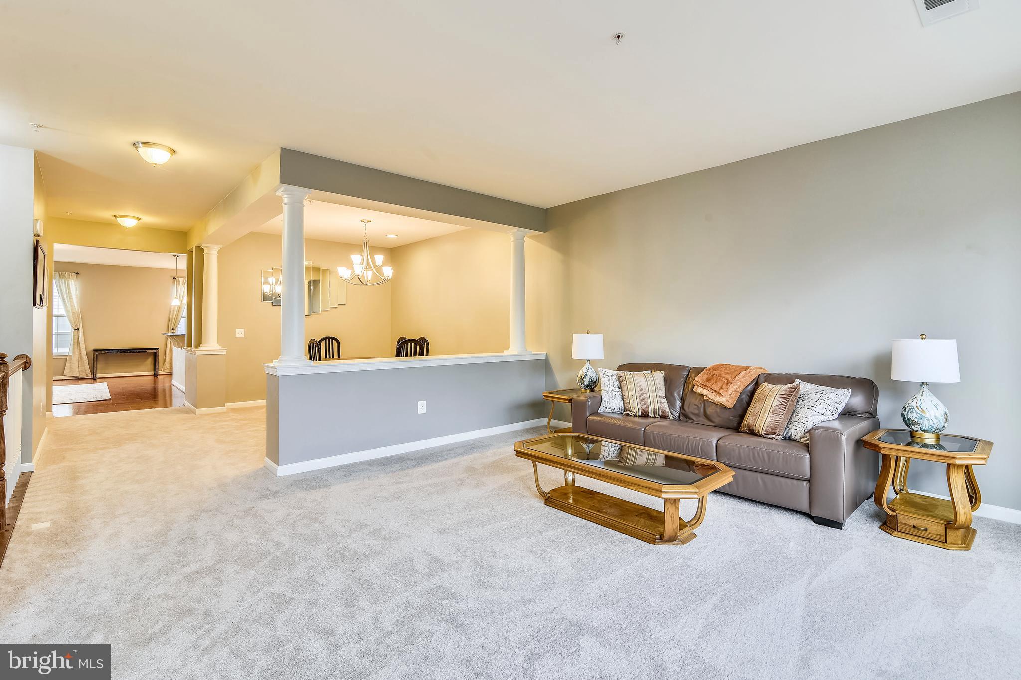 LEE SQUARE - Residential