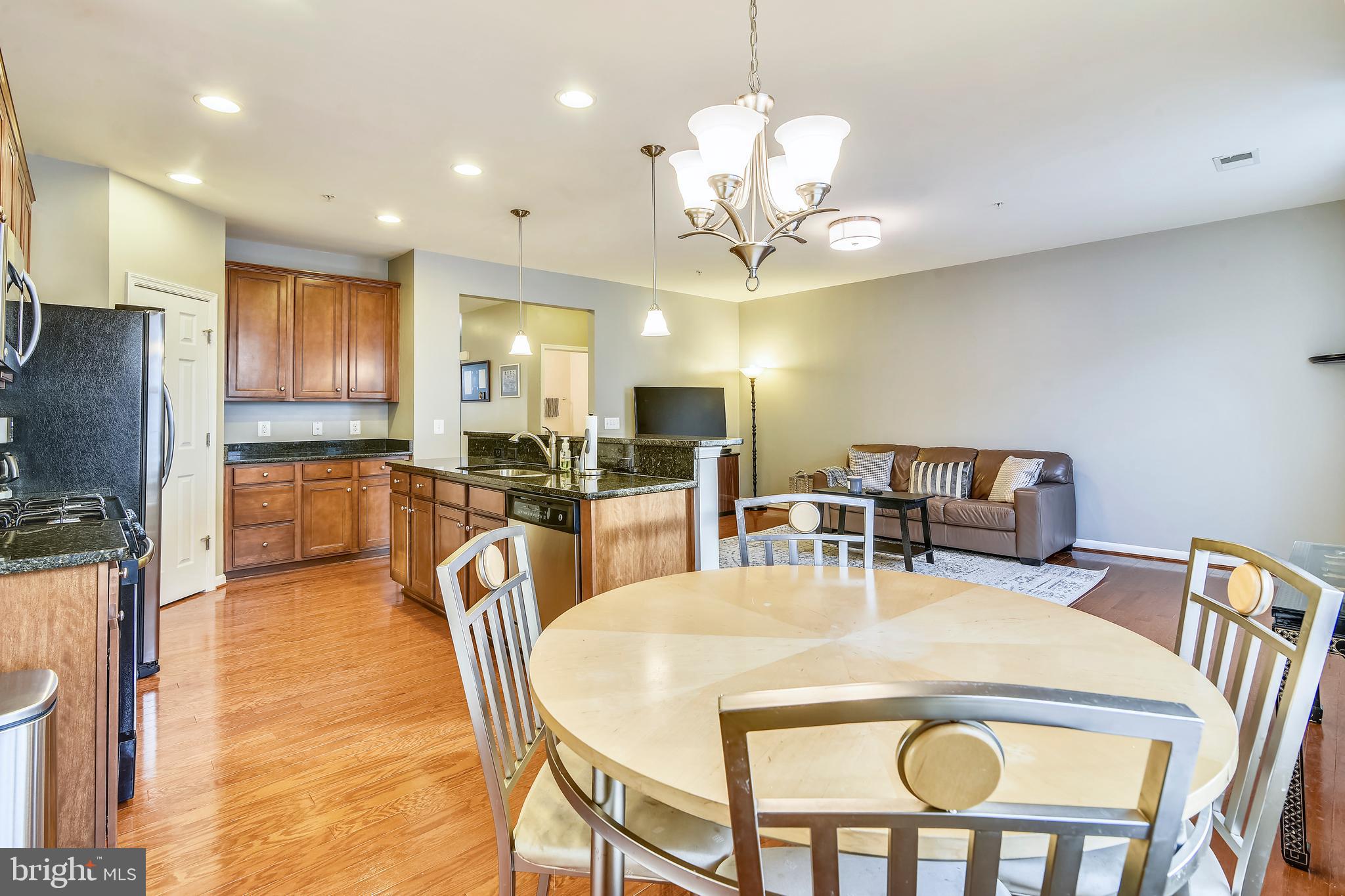 LEE SQUARE - Residential