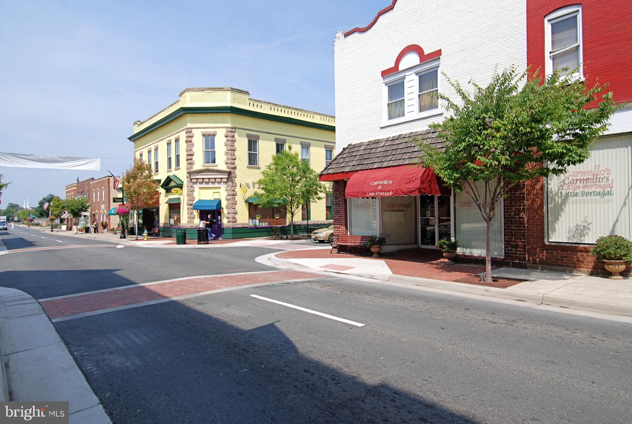 LEE SQUARE - Residential