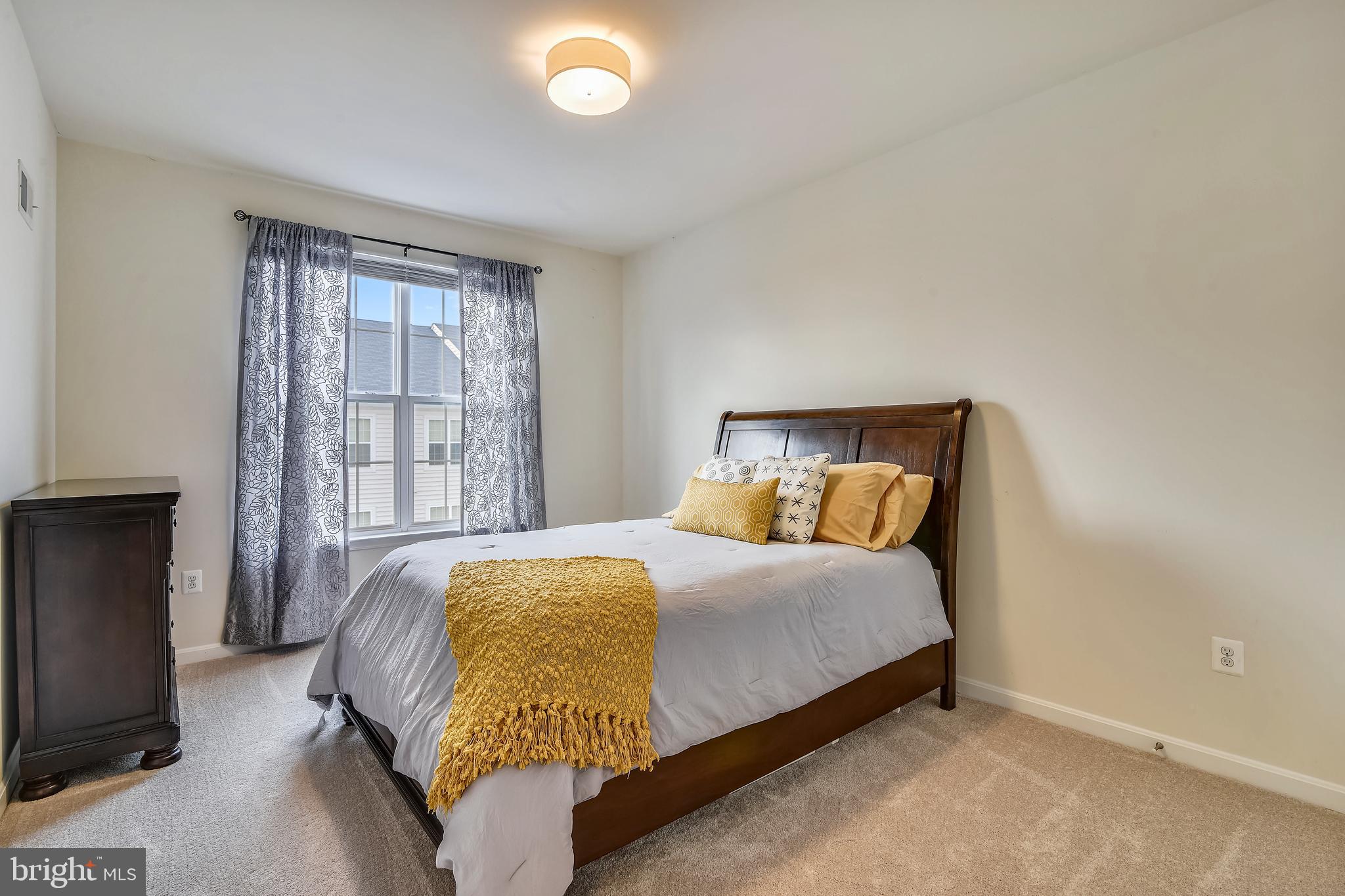 LEE SQUARE - Residential