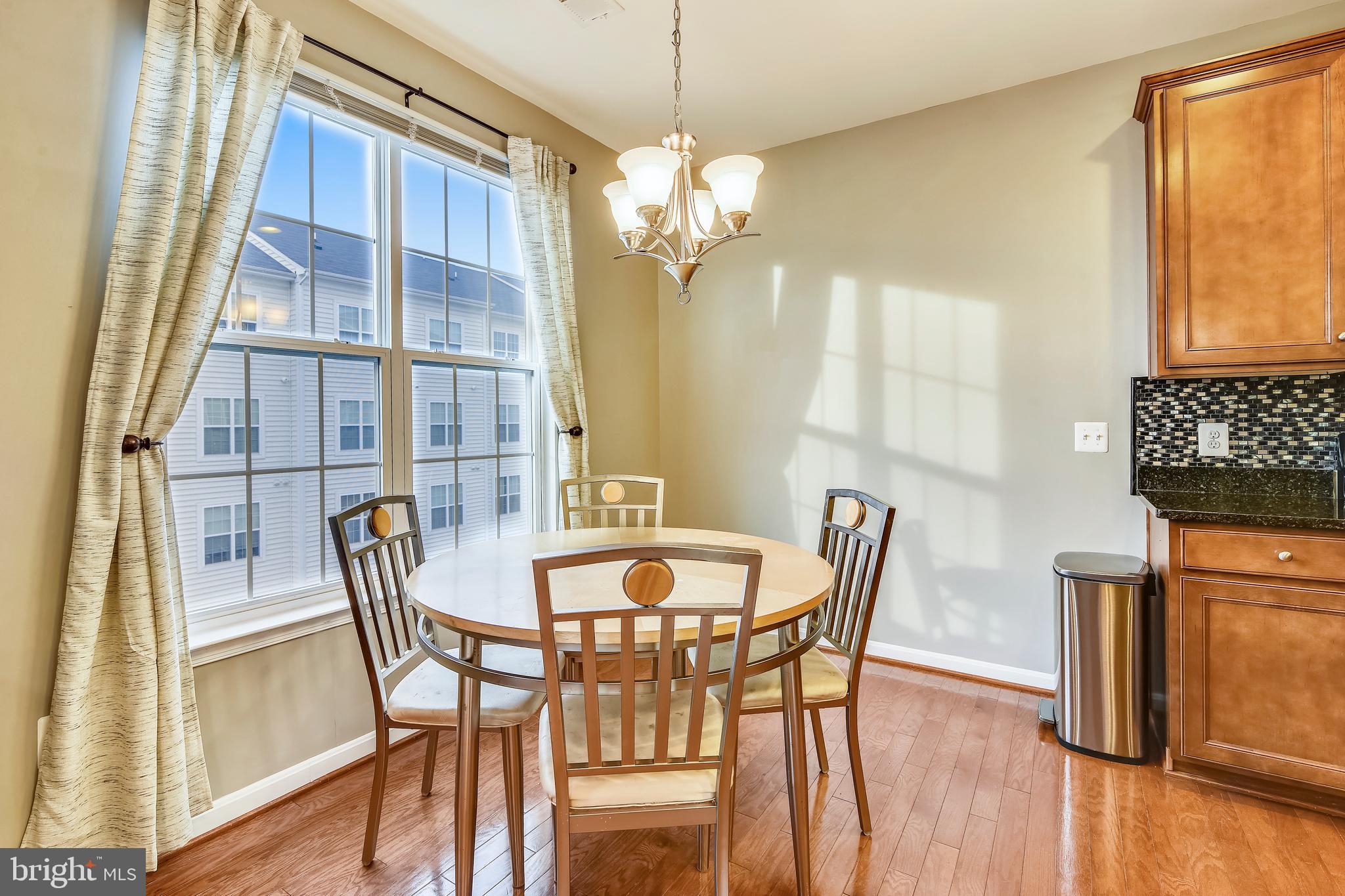 LEE SQUARE - Residential