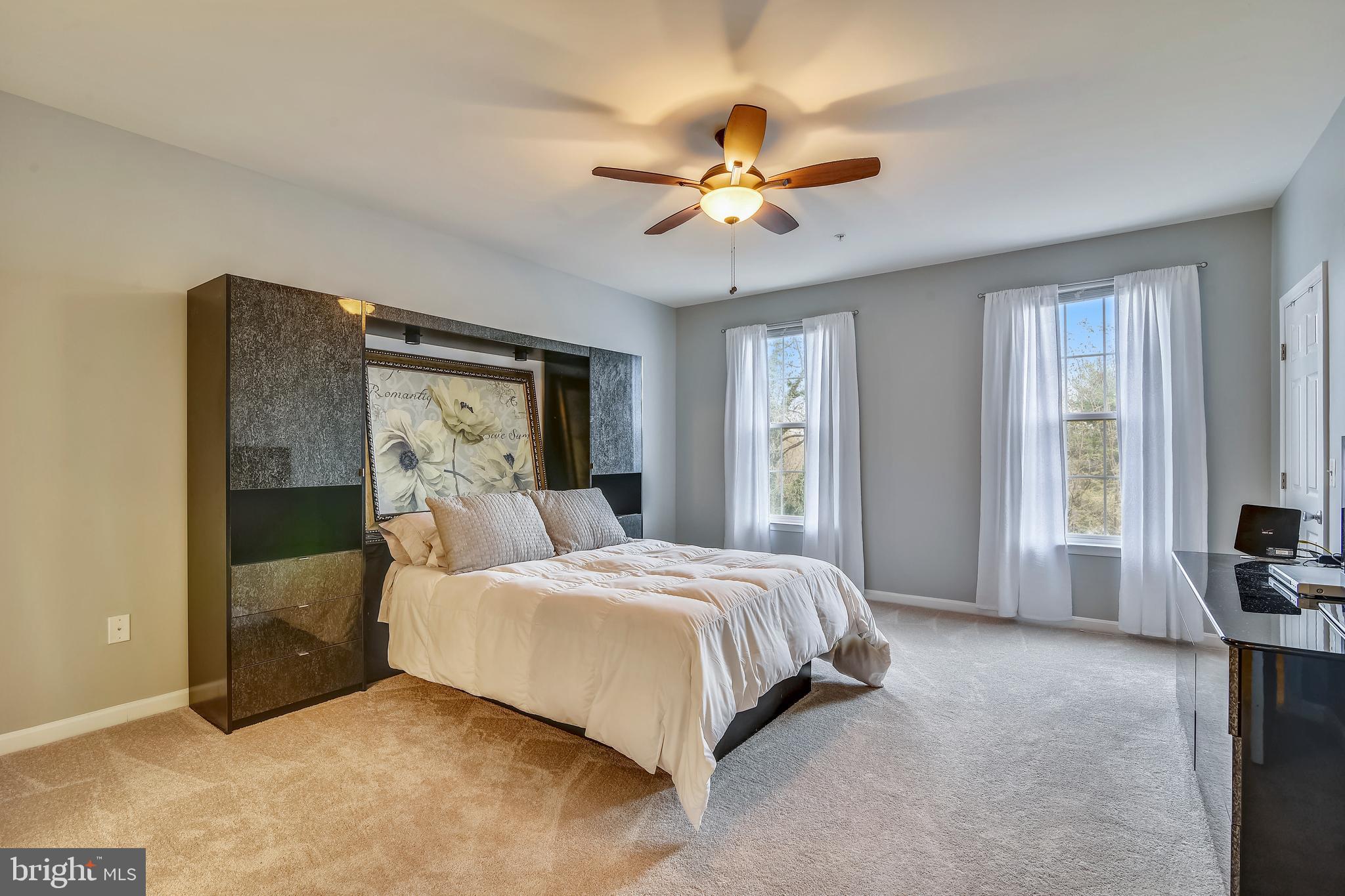 LEE SQUARE - Residential