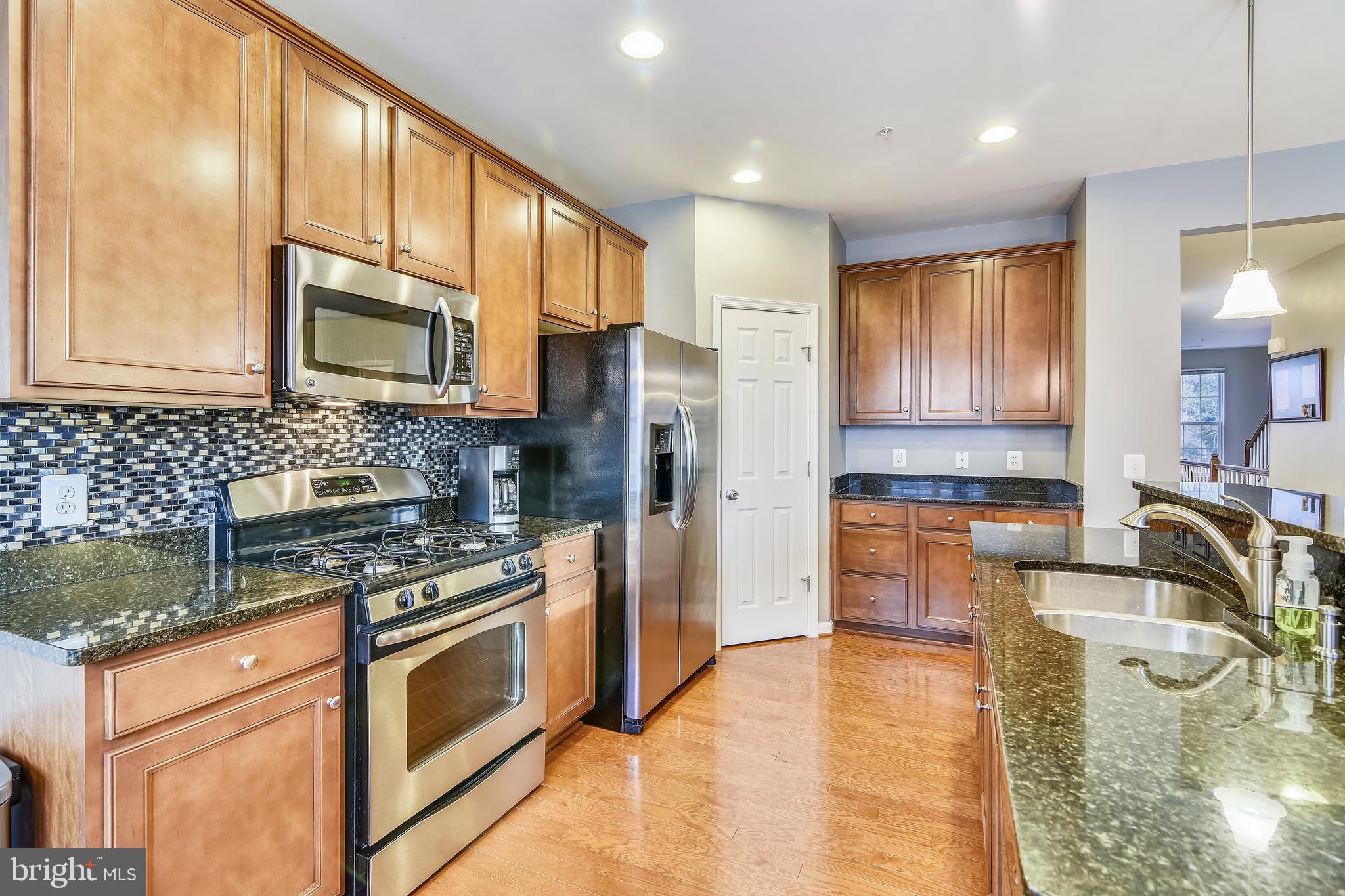 LEE SQUARE - Residential