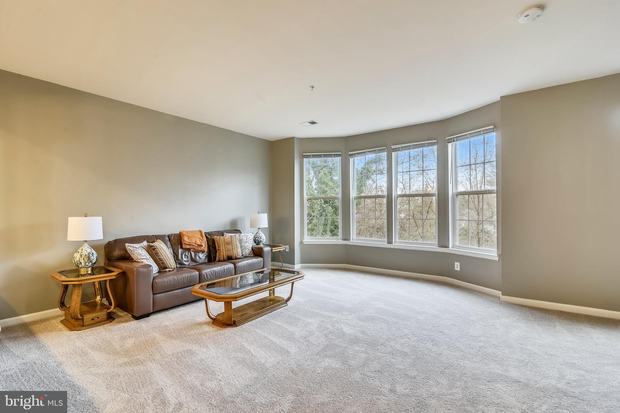 LEE SQUARE - Residential