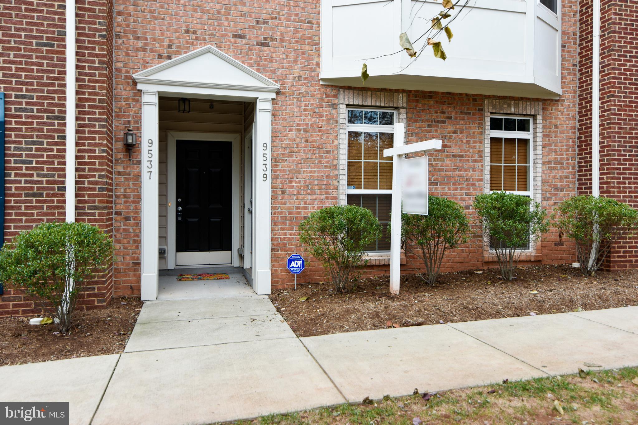 LEE SQUARE - Residential