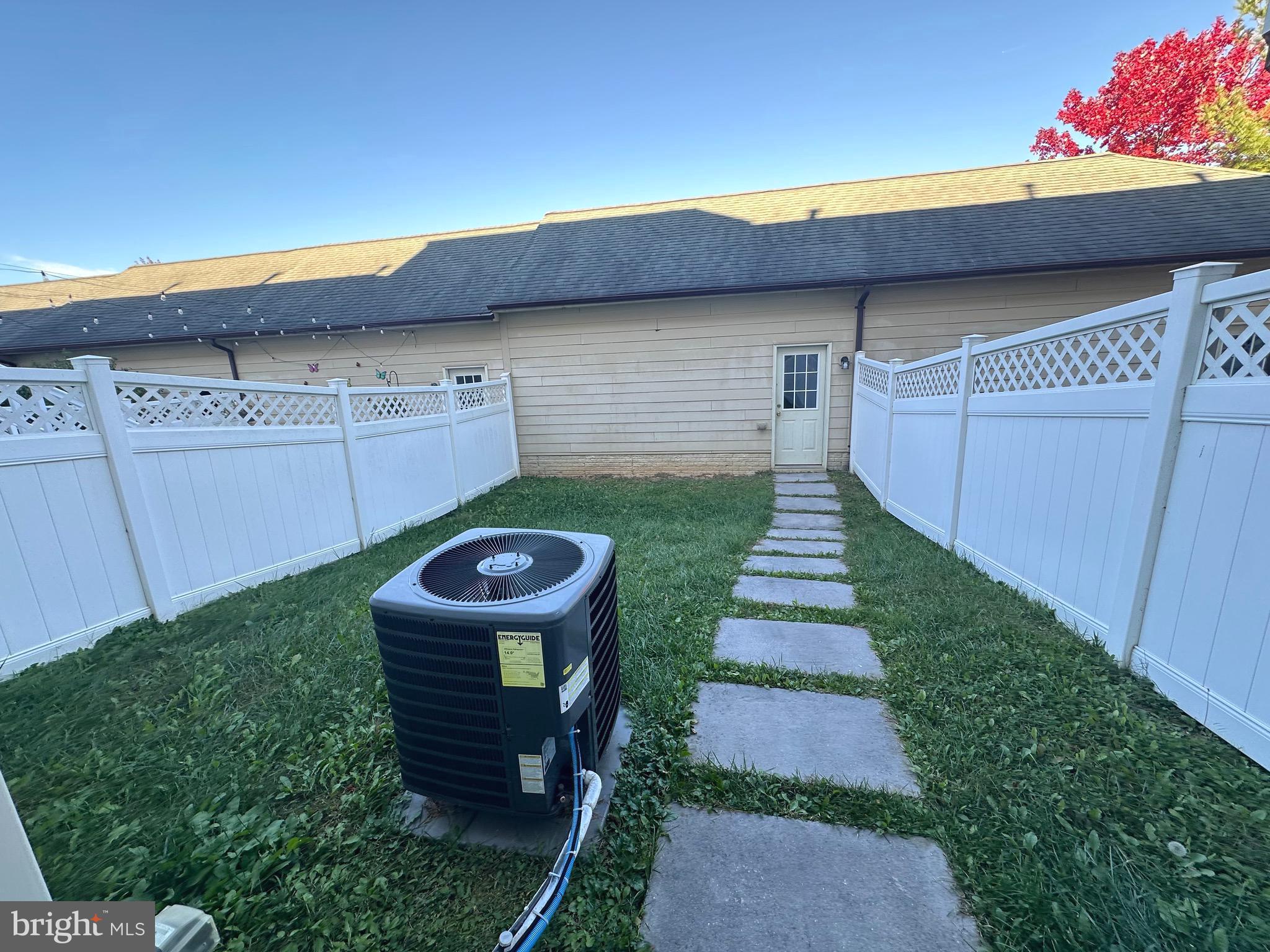 VILLAGES OF URBANA - Residential Lease