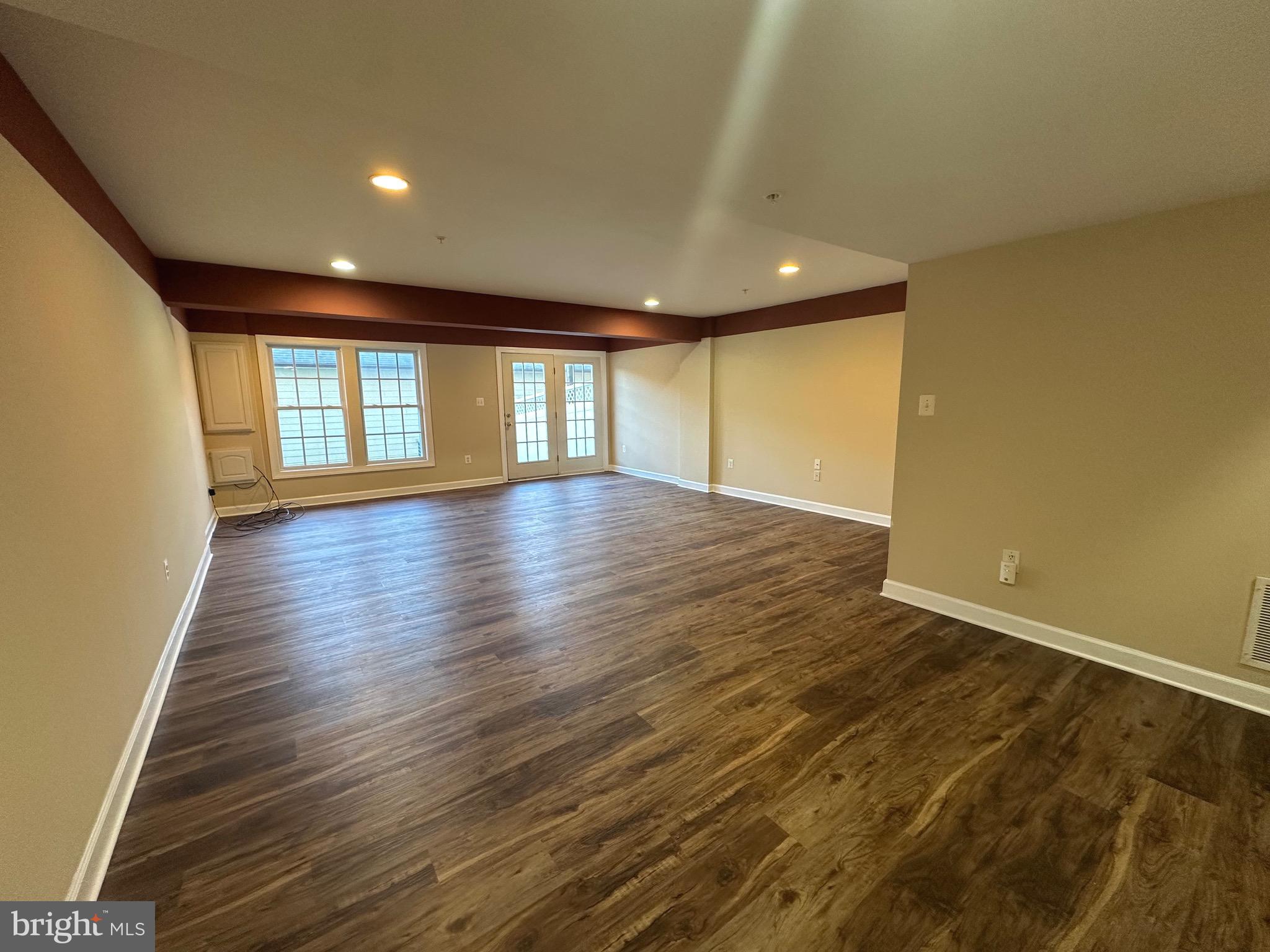 VILLAGES OF URBANA - Residential Lease