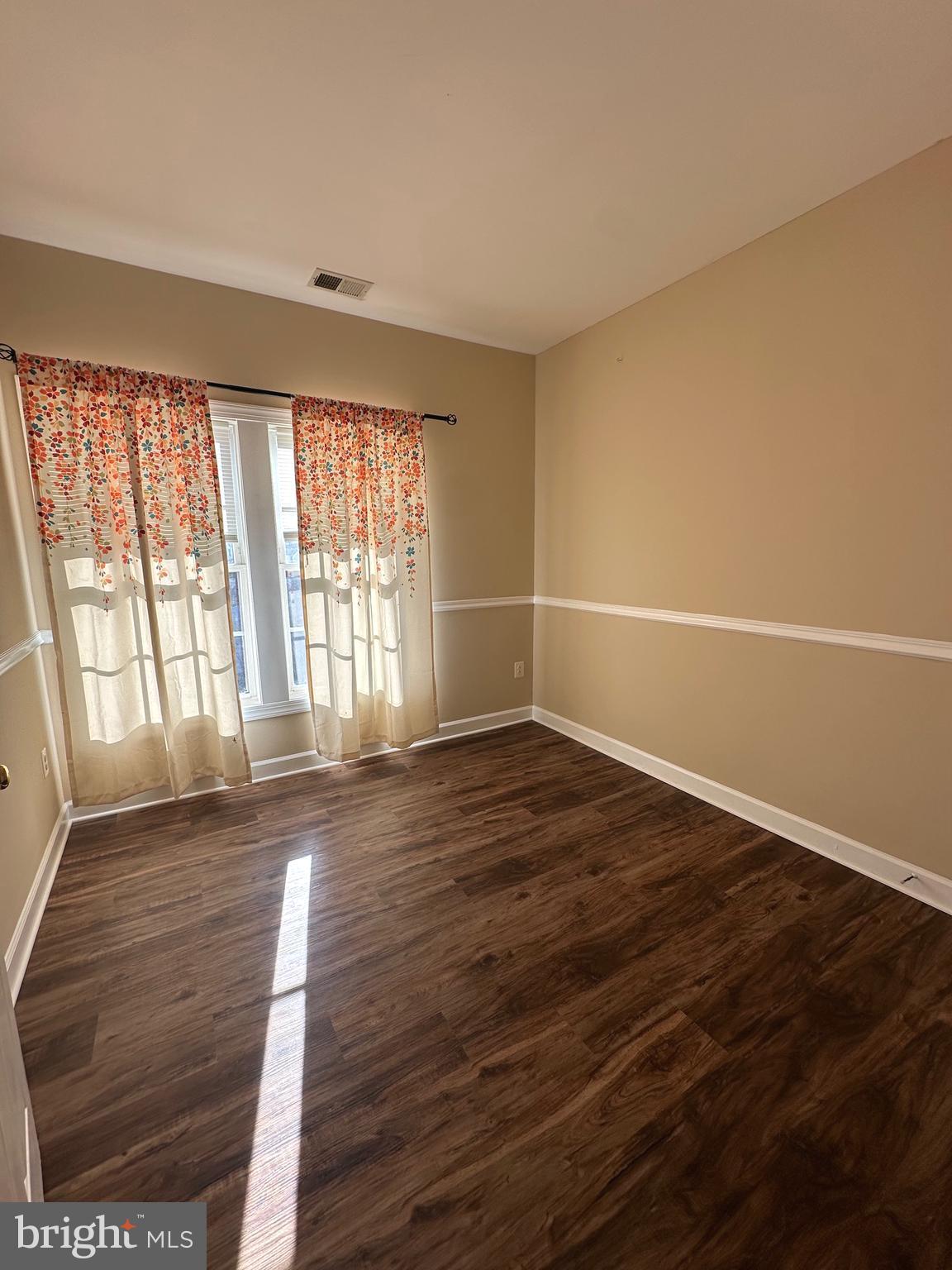 VILLAGES OF URBANA - Residential Lease