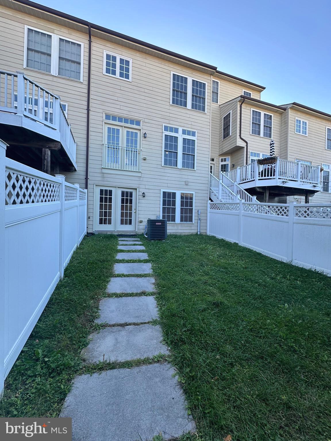 VILLAGES OF URBANA - Residential Lease