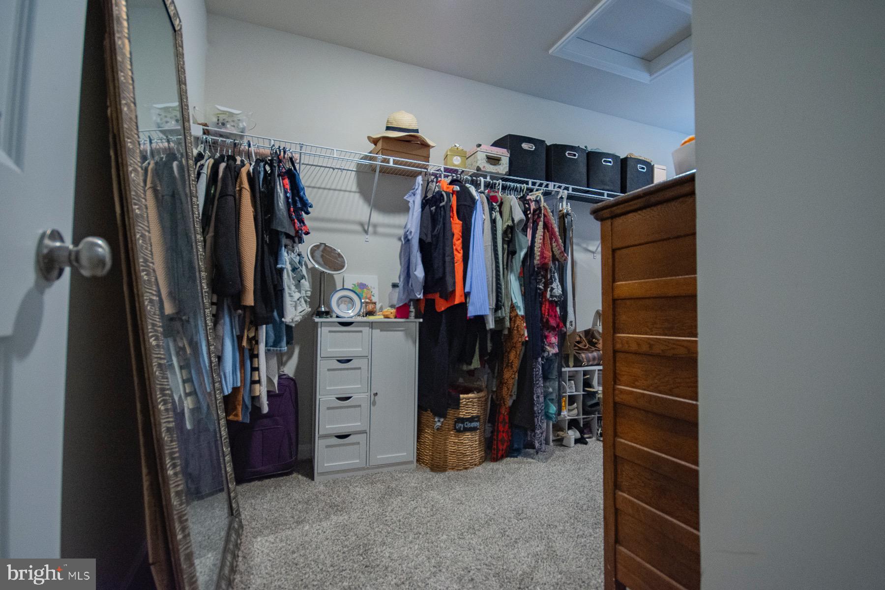 RED HILL - Residential