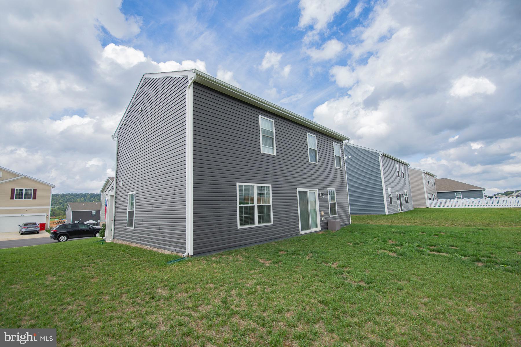 RED HILL - Residential