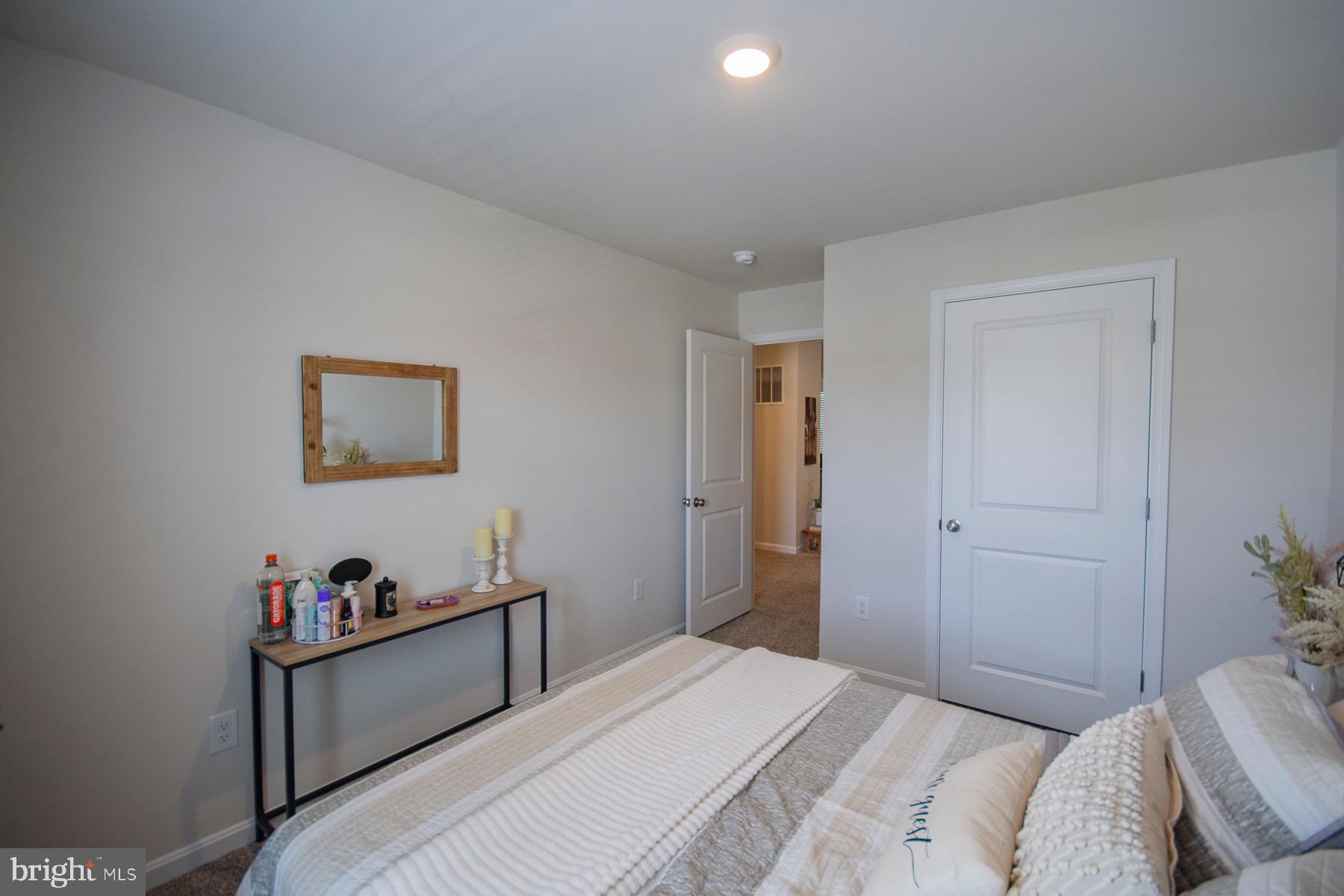 RED HILL - Residential