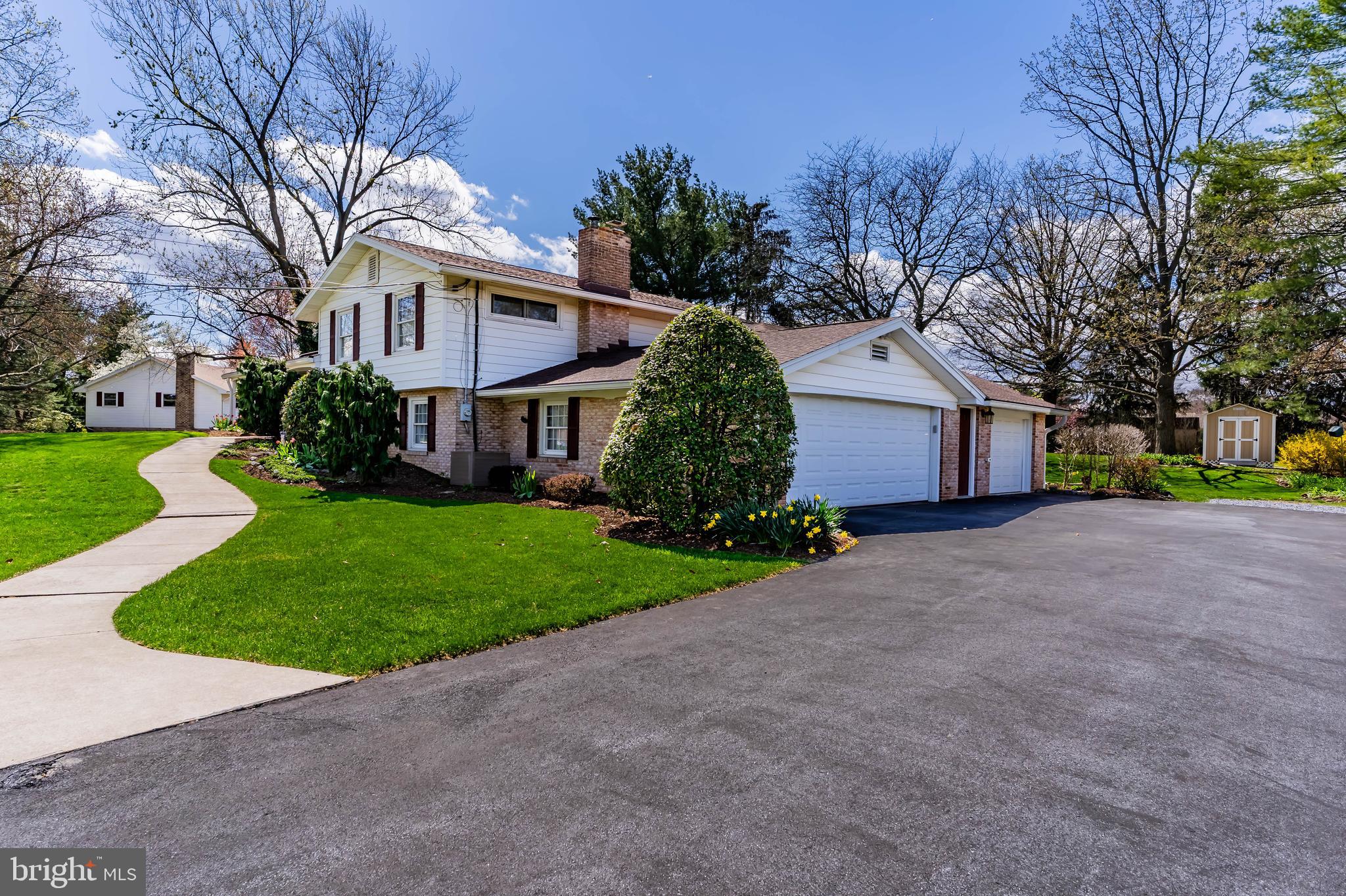 1120 GREEN TREE ROAD