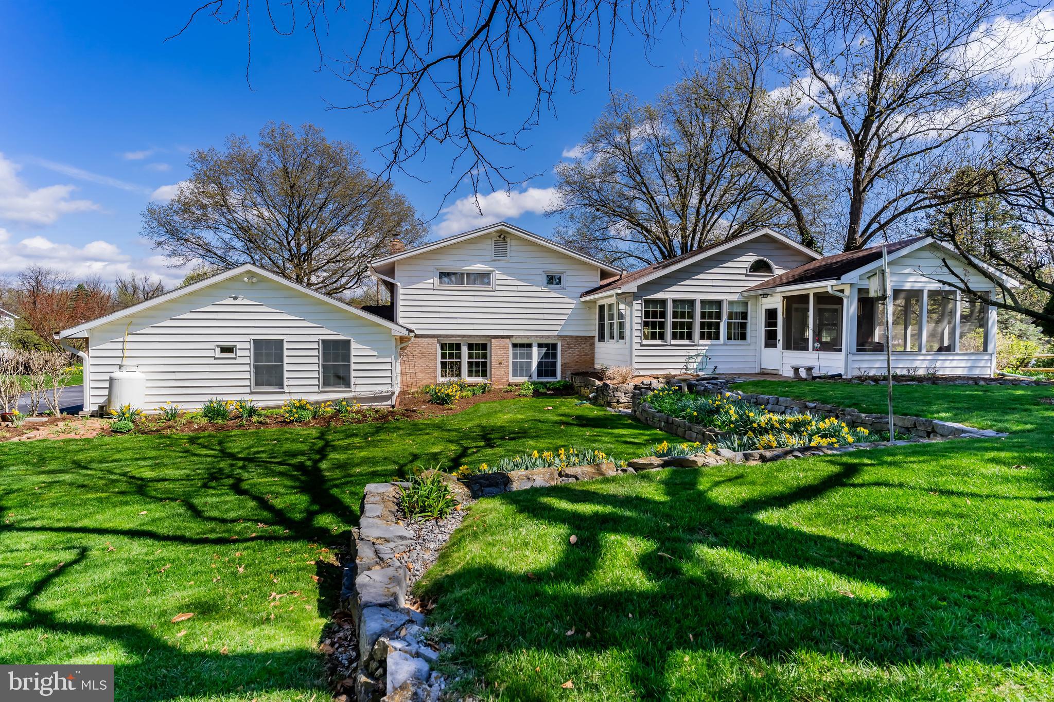 1120 GREEN TREE ROAD