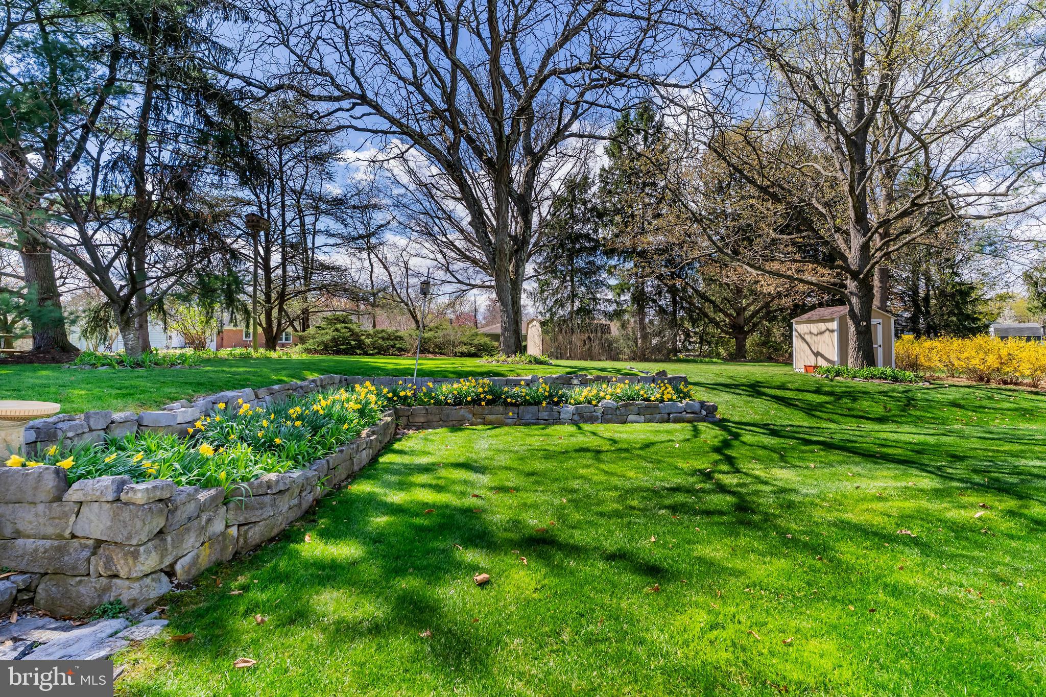 1120 GREEN TREE ROAD