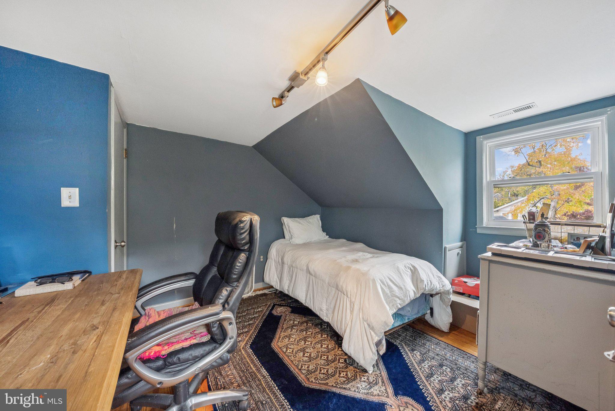 HYATTSVILLE HILLS - Residential