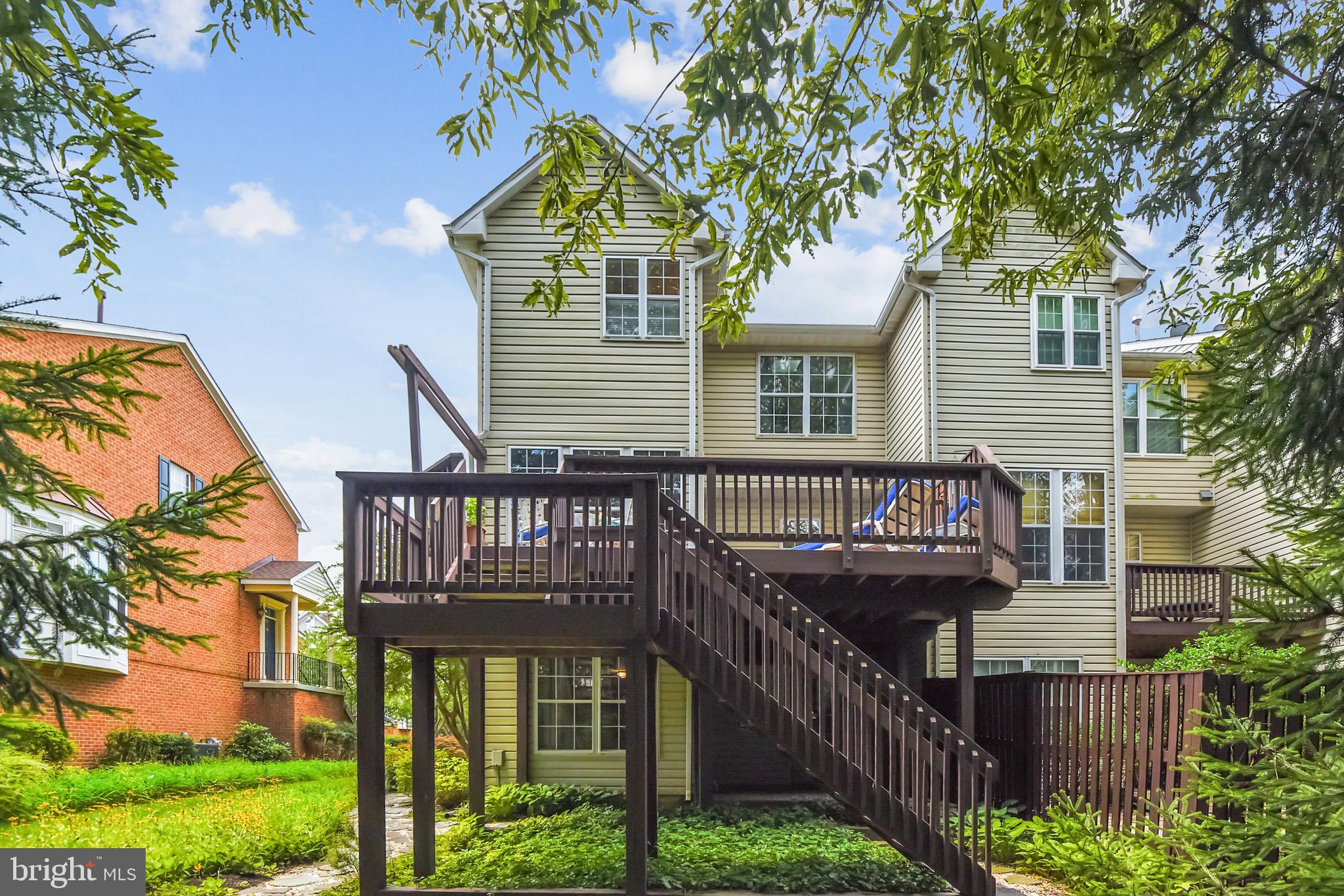 SOUTH RIVER COLONY - Residential