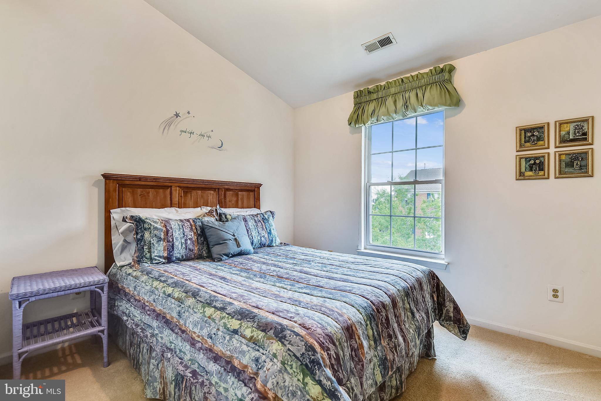 SOUTH RIVER COLONY - Residential